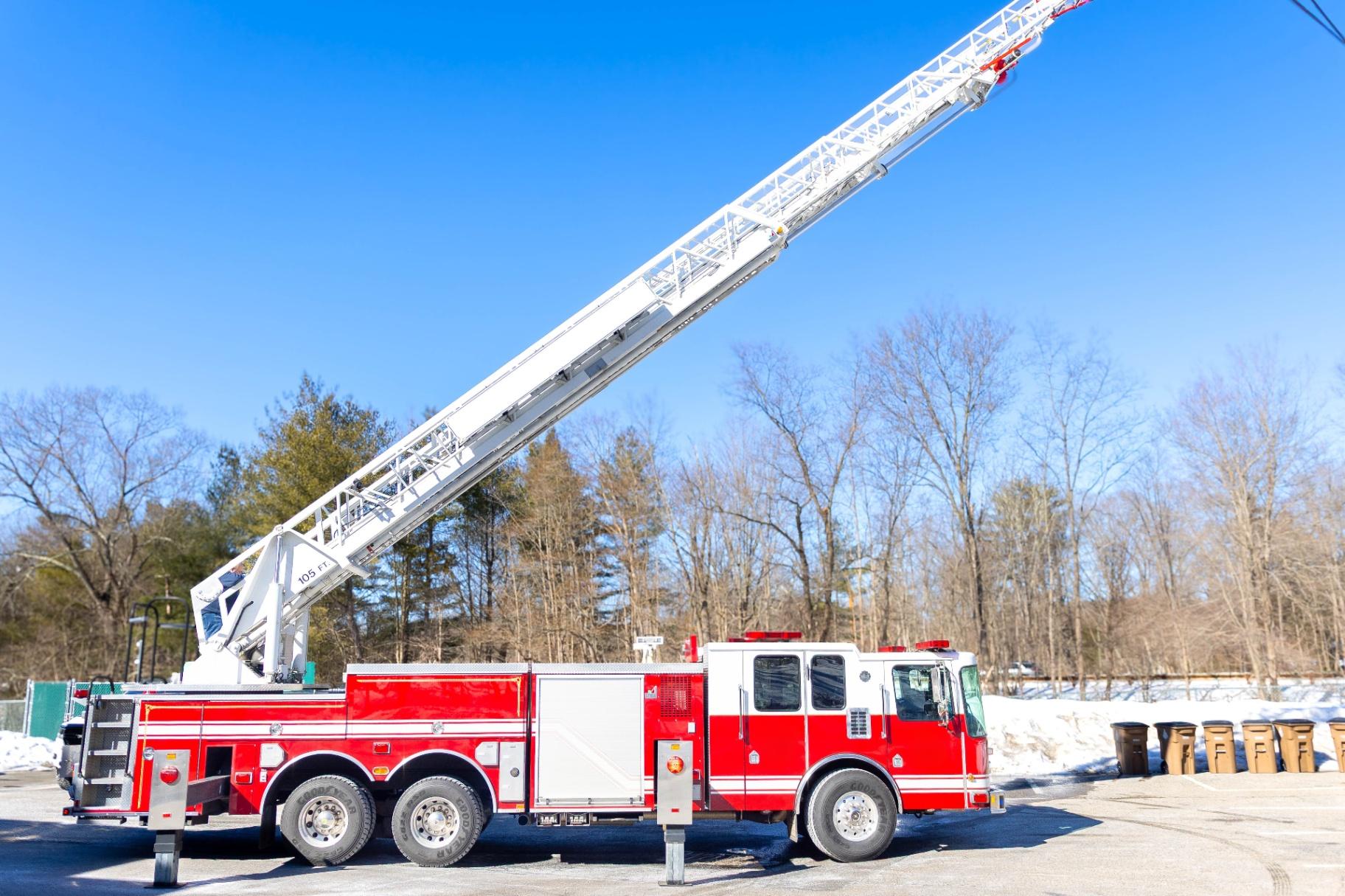 2001 Smeal HME 105' Aerial - image 7