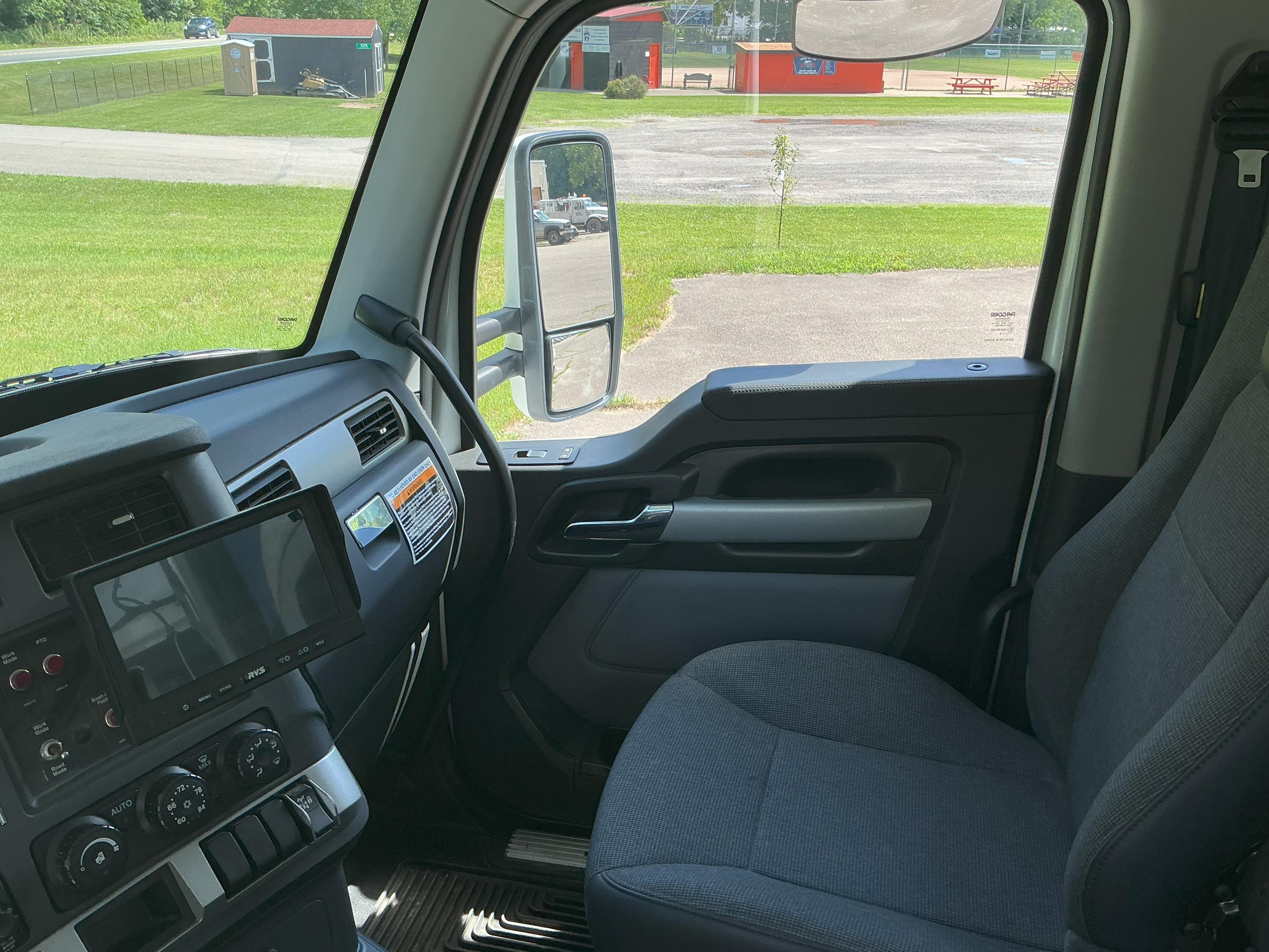 2025 Kenworth Guzzler Hydrovac - image 10
