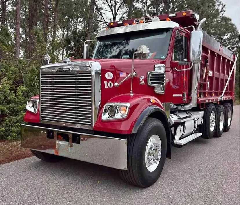 2016 Freightliner Coronado Dump Truck
