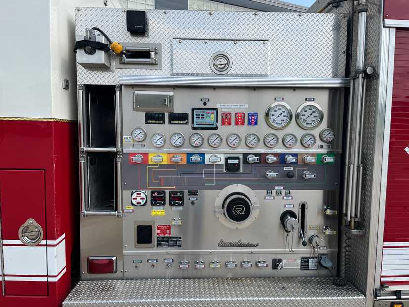 2006 Rosenbauer Spartan Pumper — photo 2