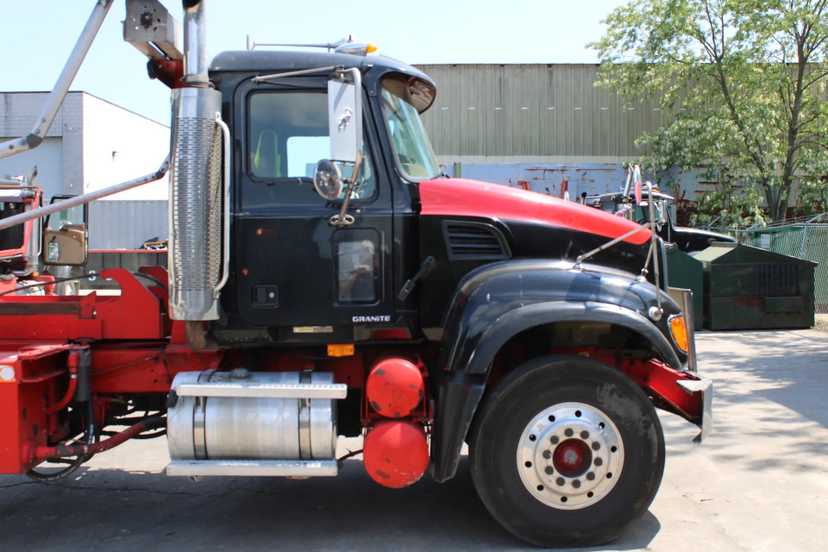 2004 Mack American Roll-Off — photo 3