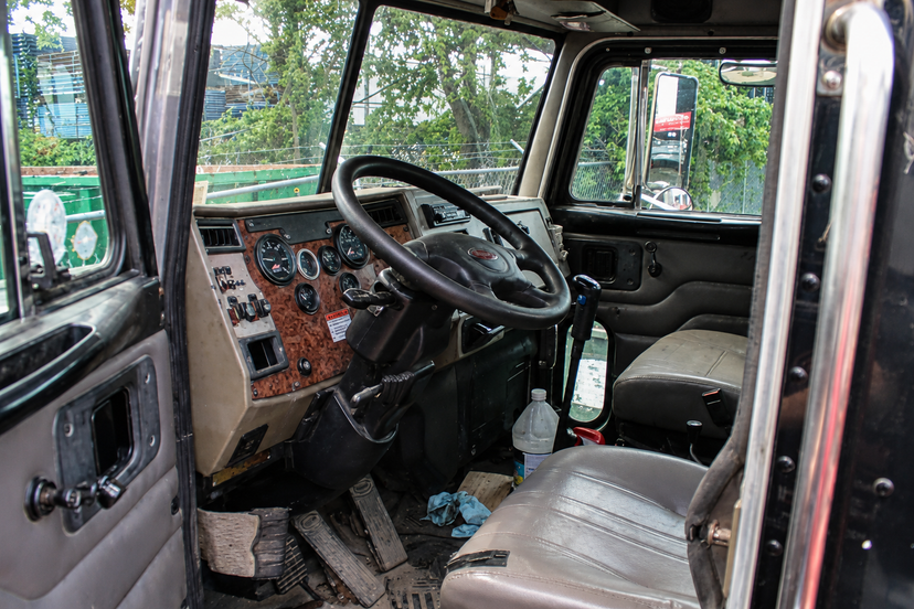 2005 Peterbilt American Roll-Off — photo 5