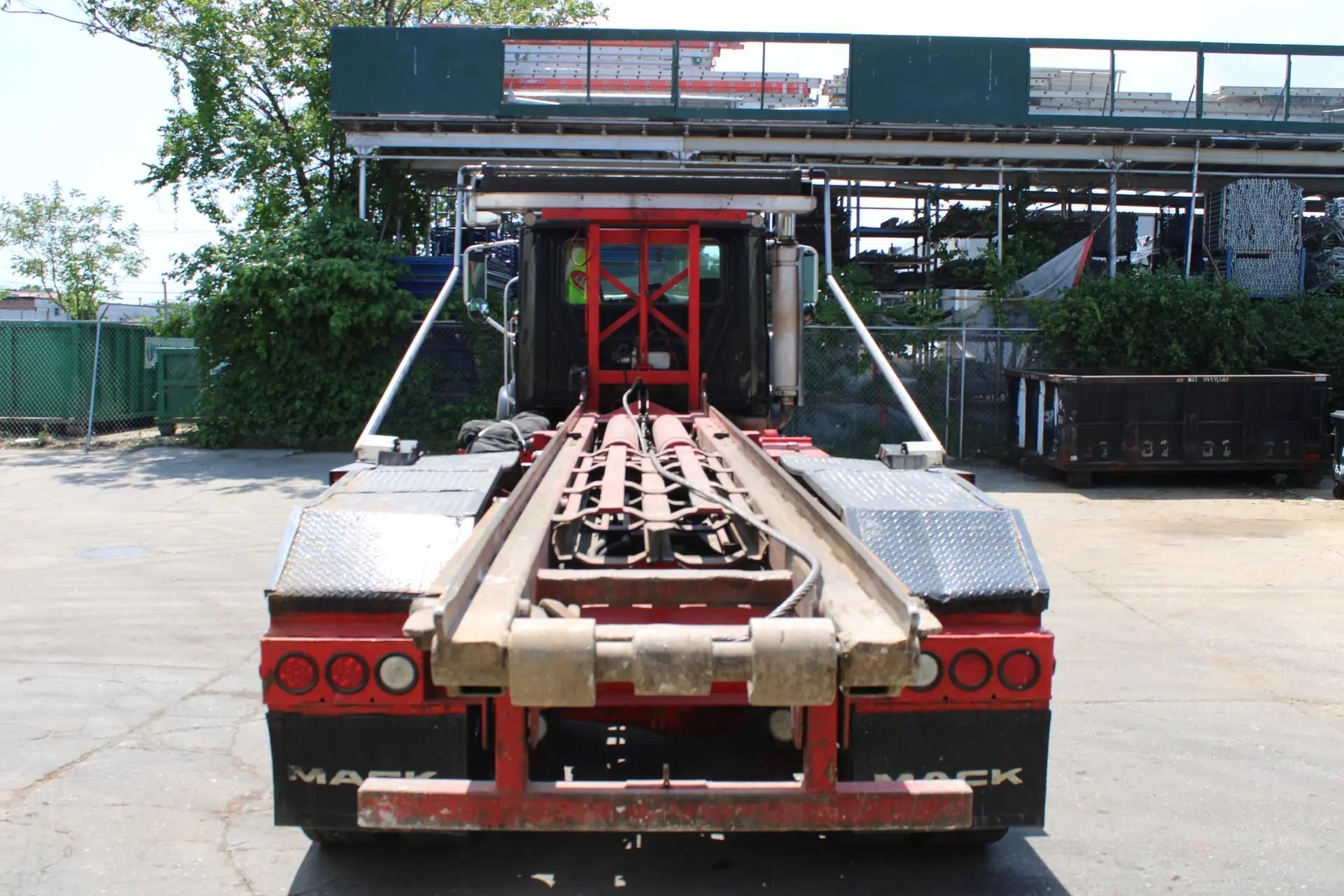 2004 Mack American Roll-Off - image 6