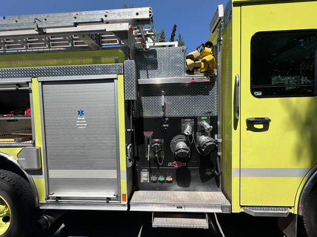 2006 Rosenbauer Pumper - image 6