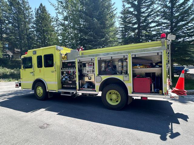 2006 Rosenbauer Pumper - image 2