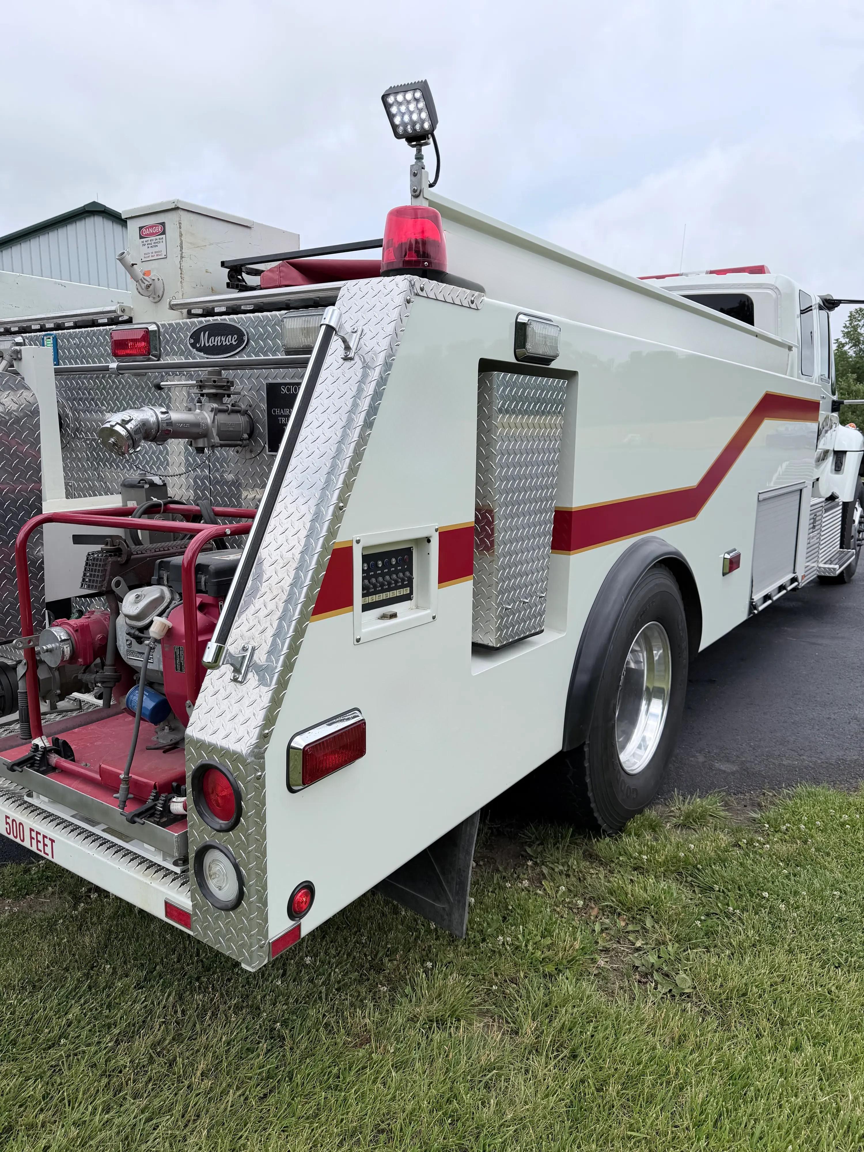 2003 International DT530 Tanker - image 4