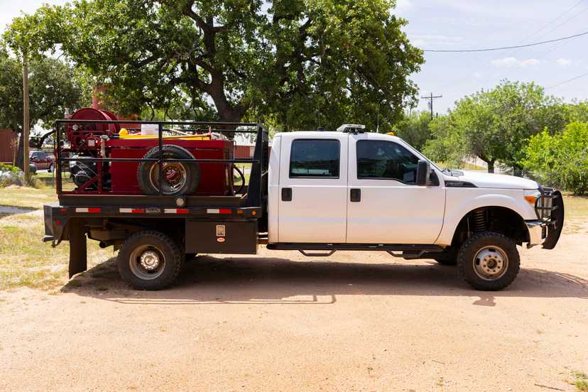 2013 AM General Ford 4x4 Brush Truck — photo 5
