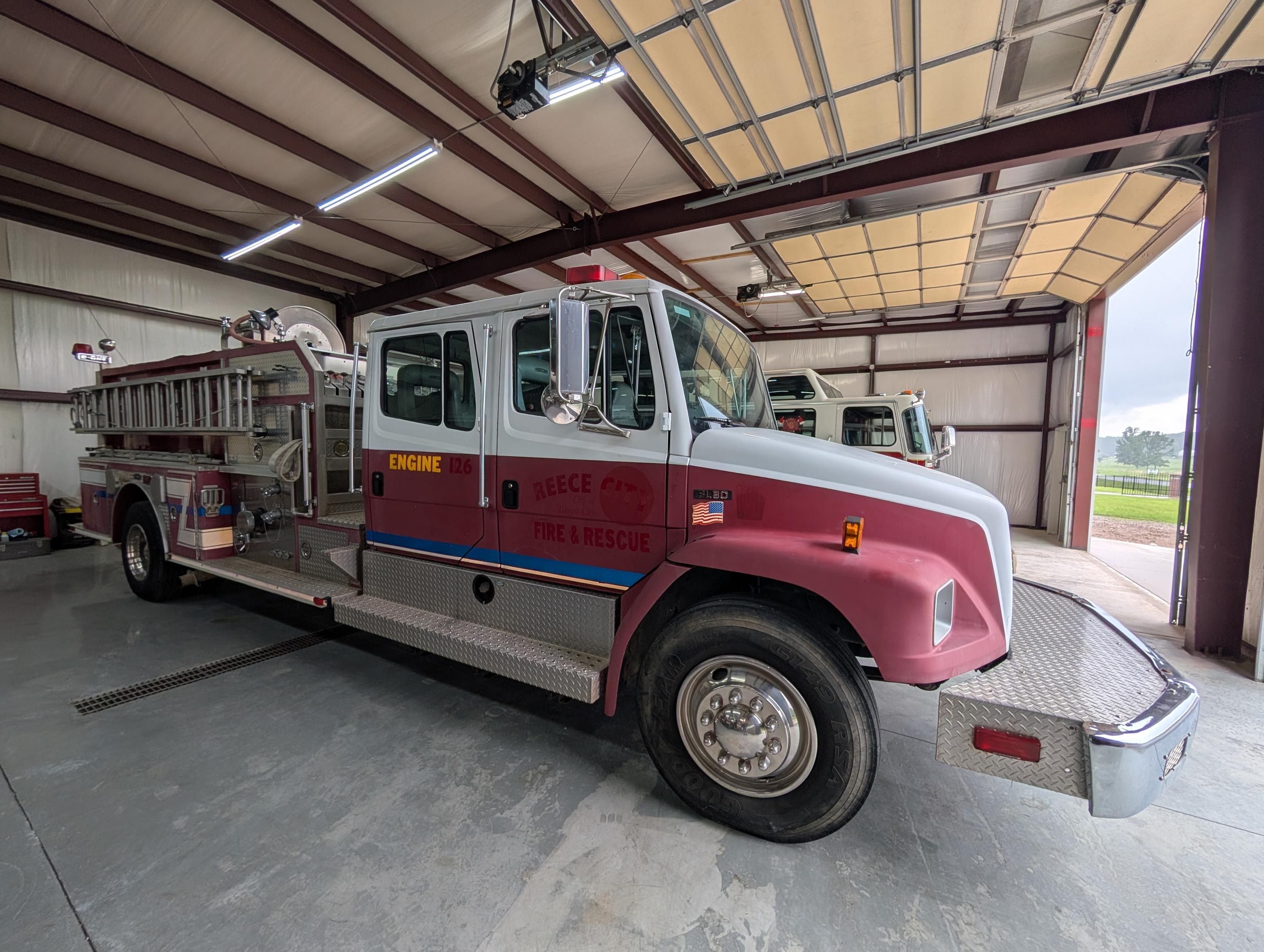 1995 E-One Freightliner Pumper - image 3