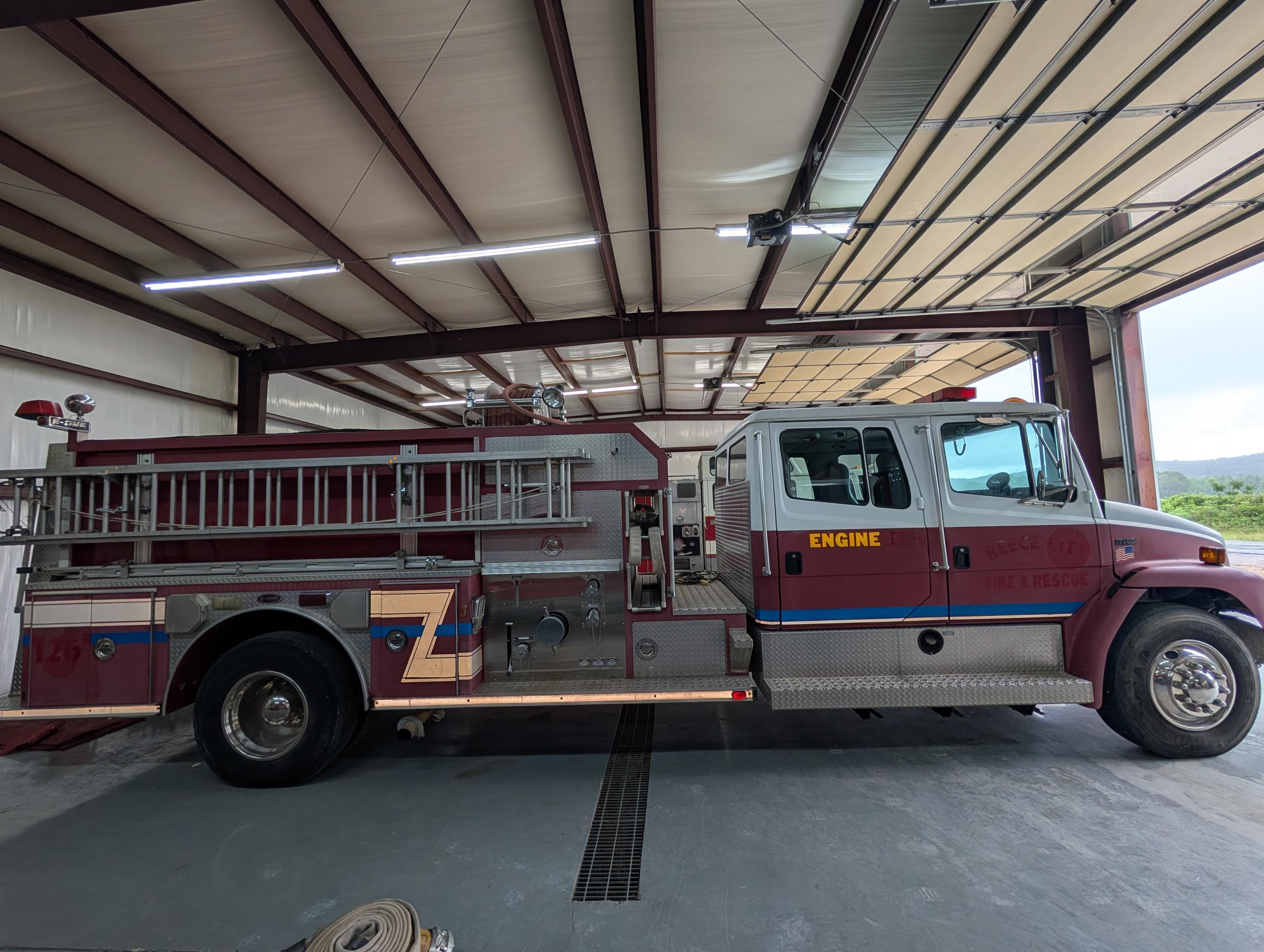 1995 E-One Freightliner Pumper - image 4