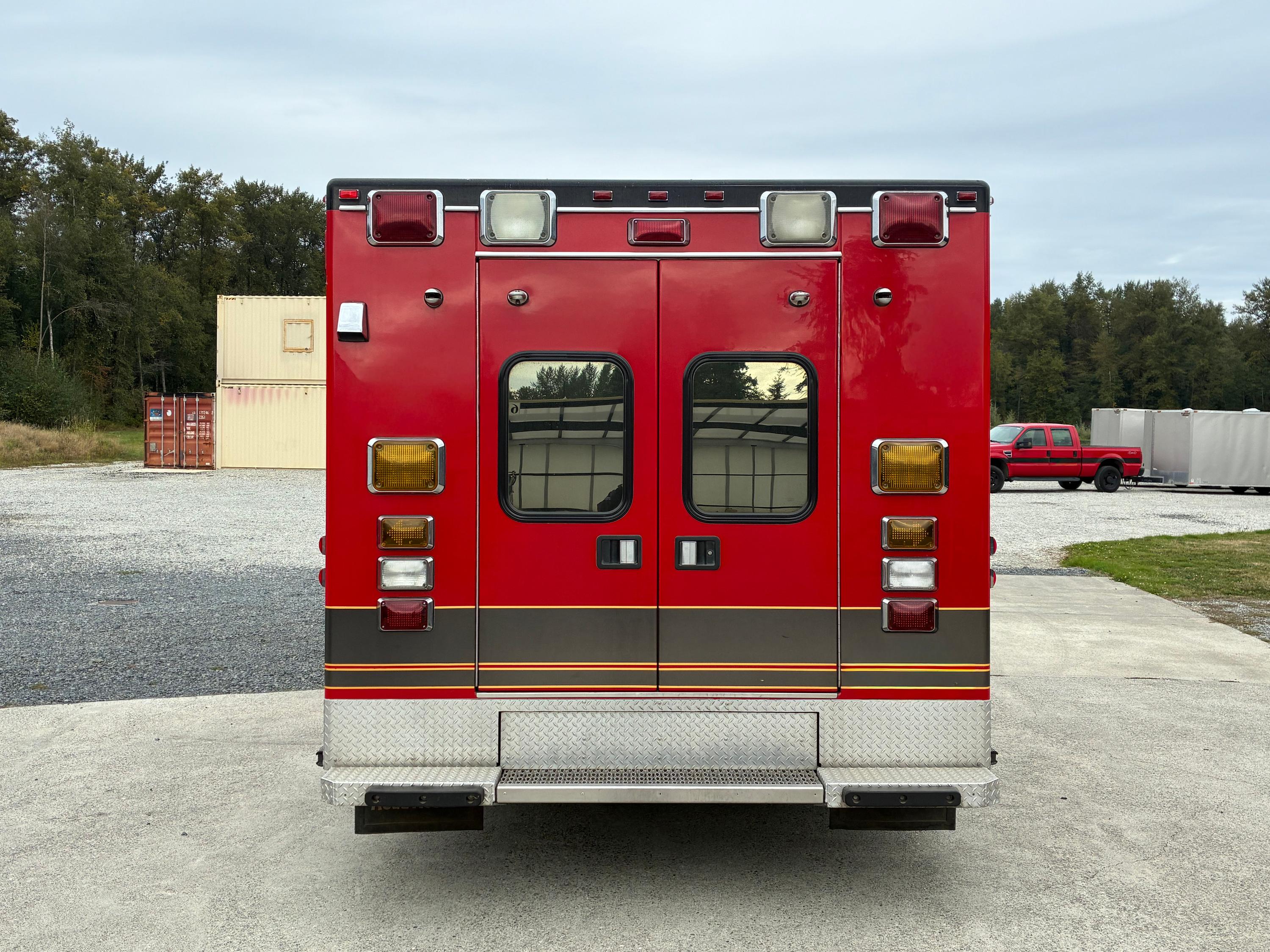 2003 Road Rescue Ford Type III Ambulance - image 4