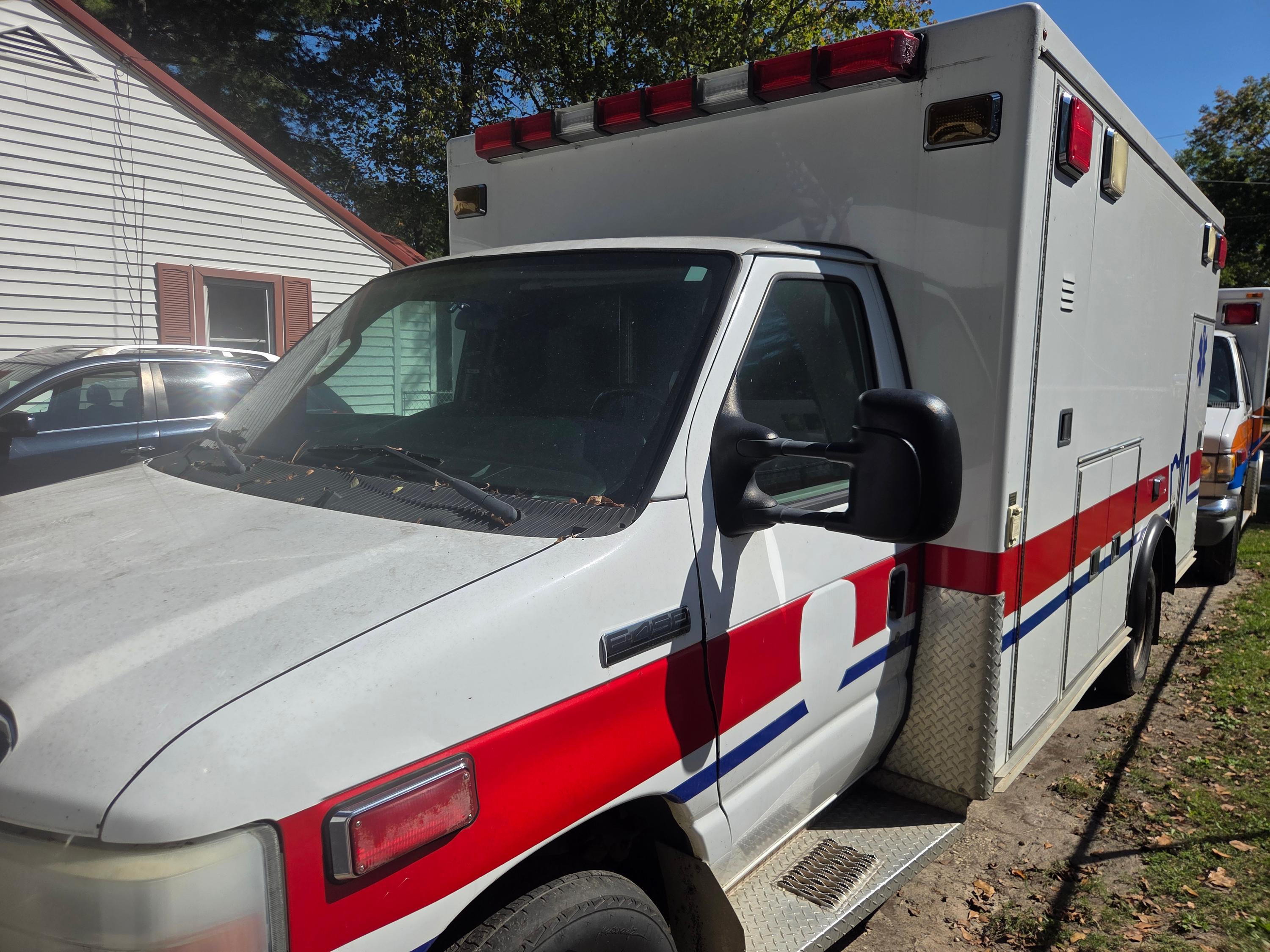 2014 Road Rescue Ford Type III Ambulance - image 2