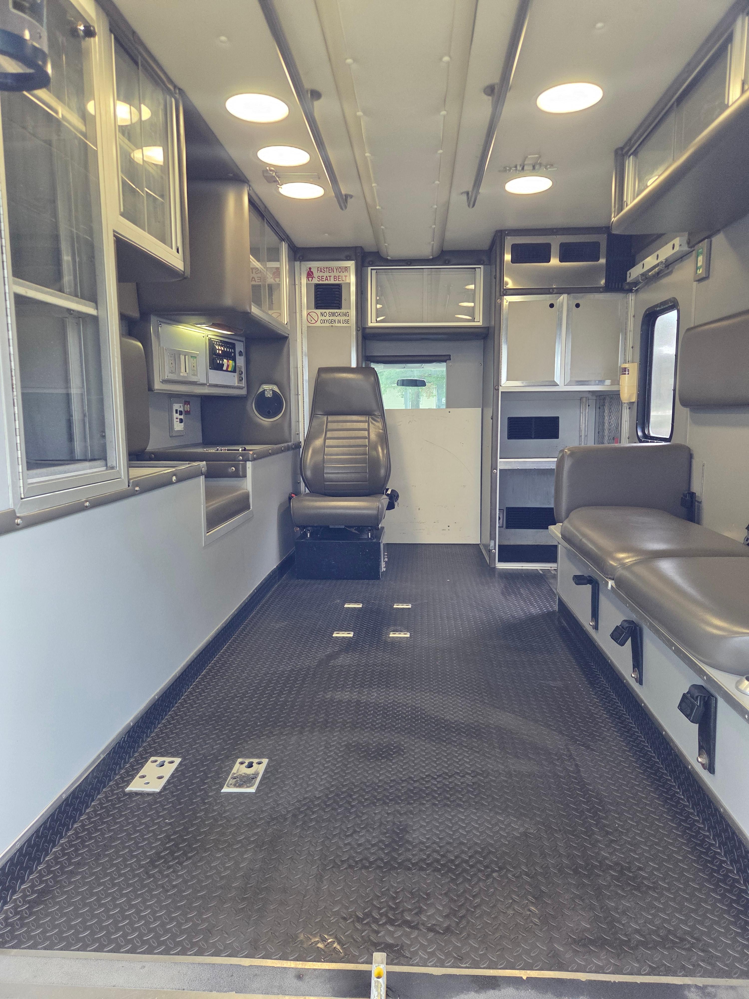 2014 Excellance Ford Type III Ambulance - image 12