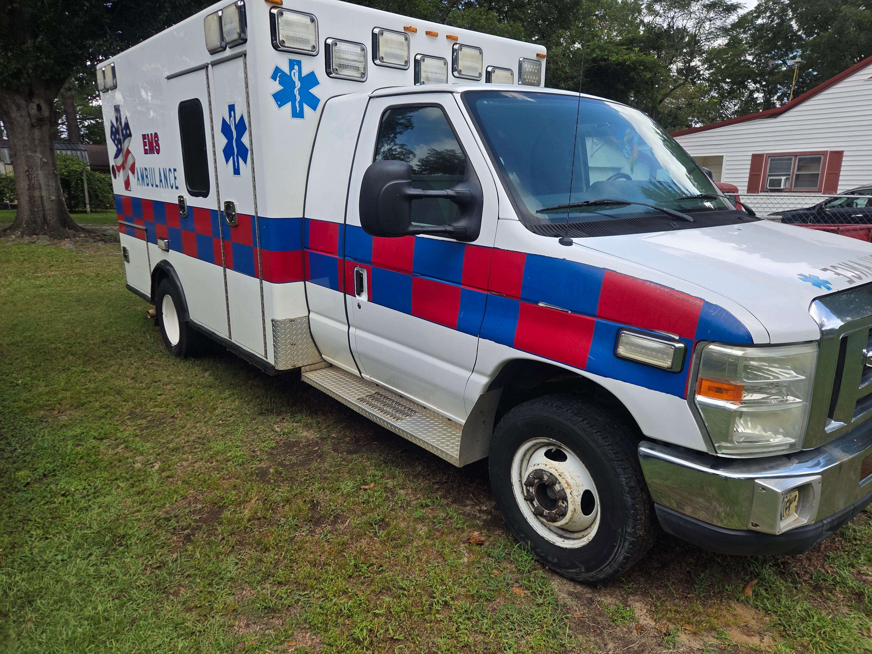 2014 Excellance Ford Type III Ambulance - image 2