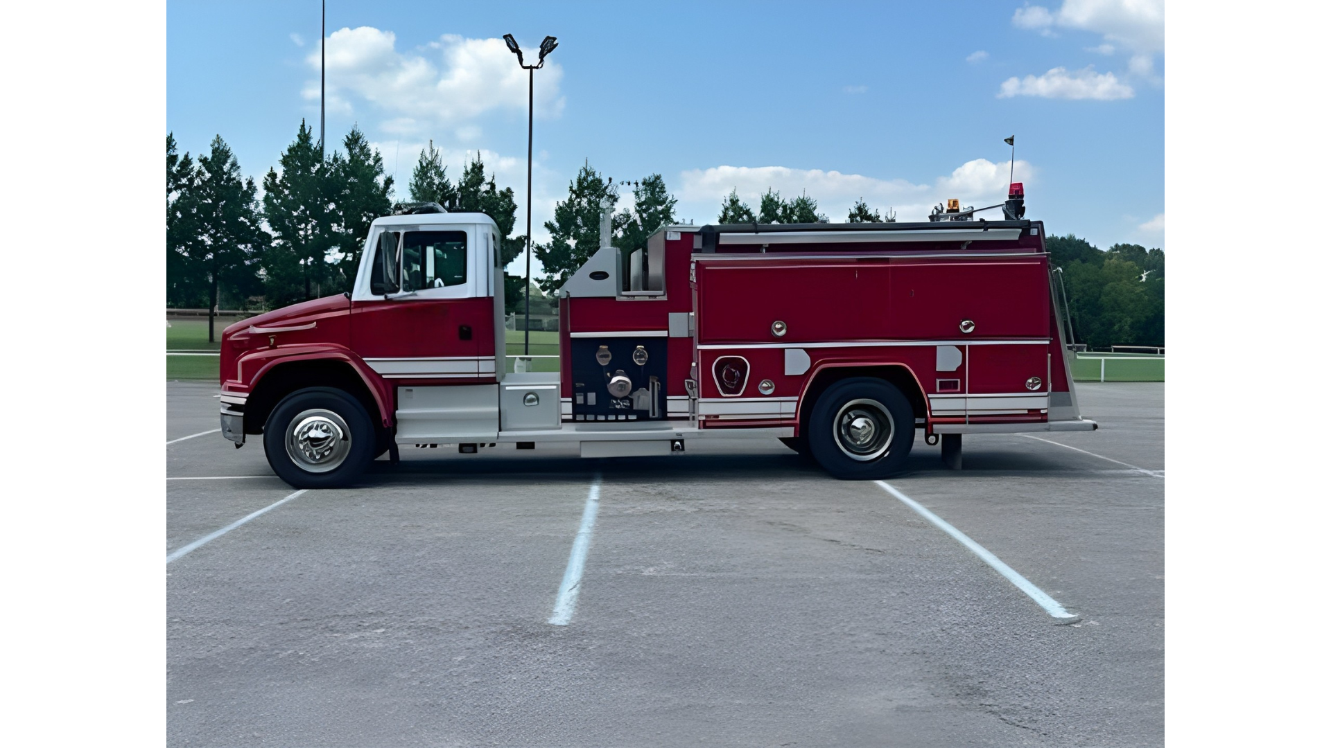 2003 Freightliner Fire Master - image 1