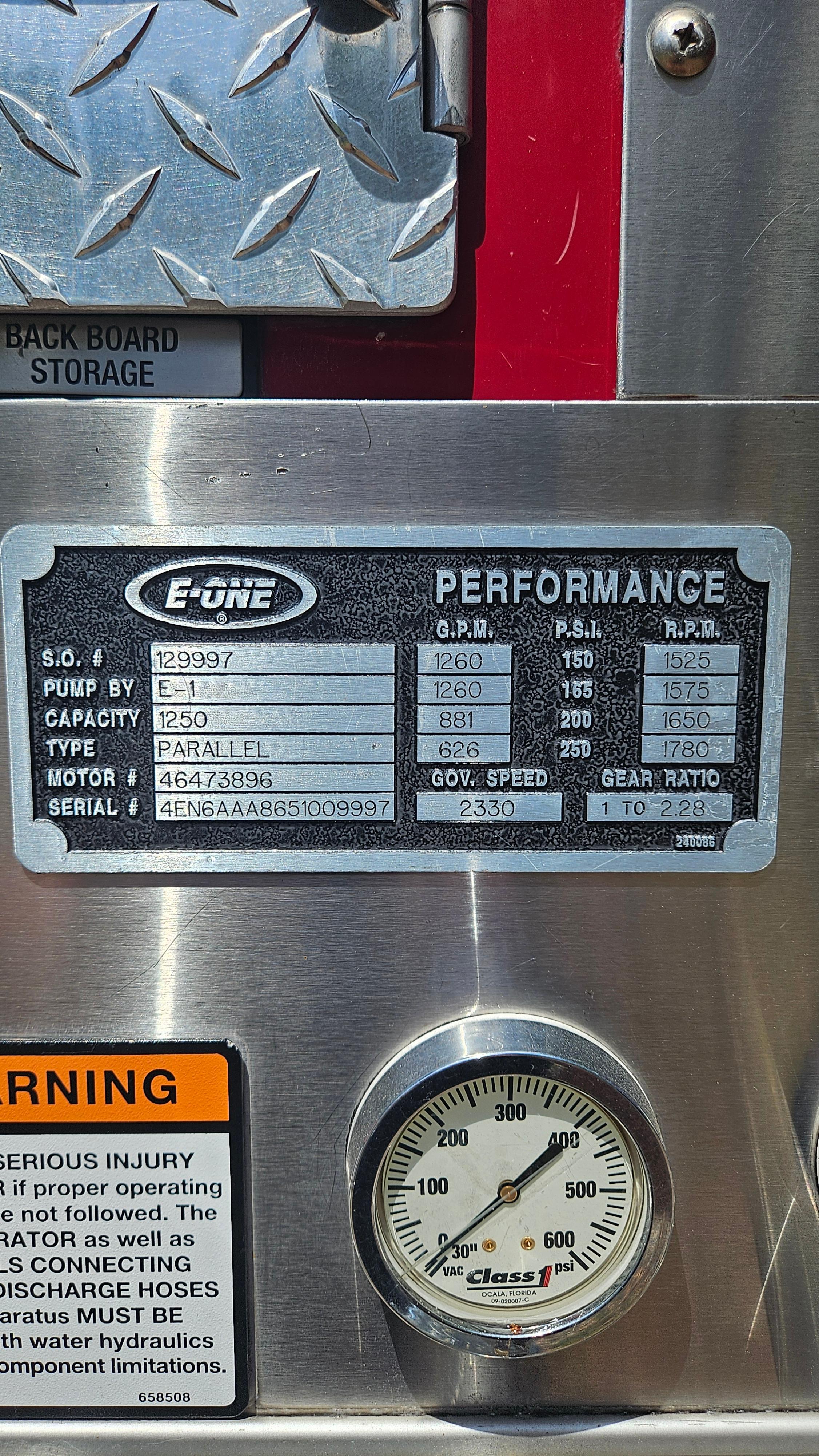 2005 E-One Pumper - image 3