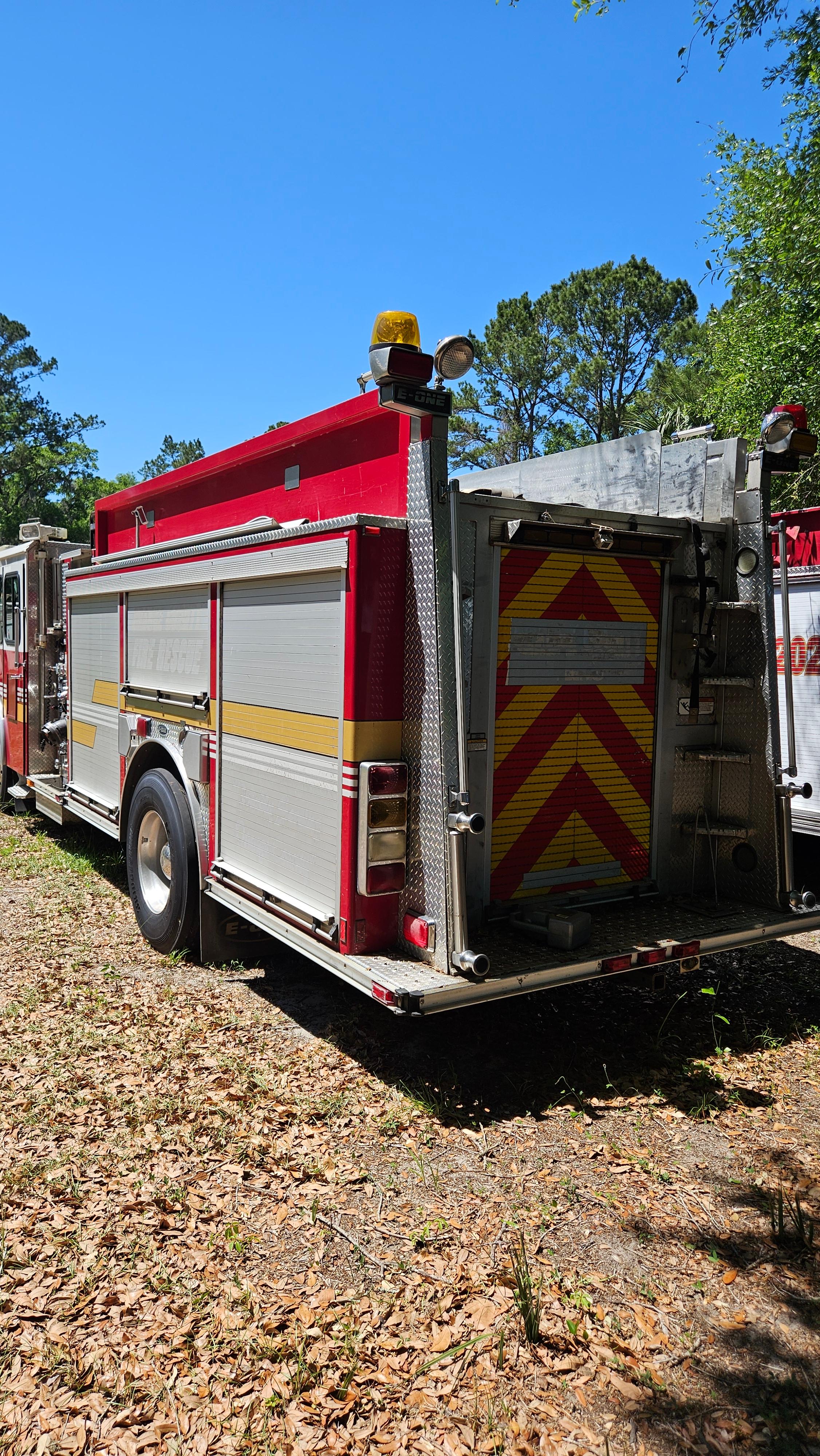 2005 E-One Pumper - image 9