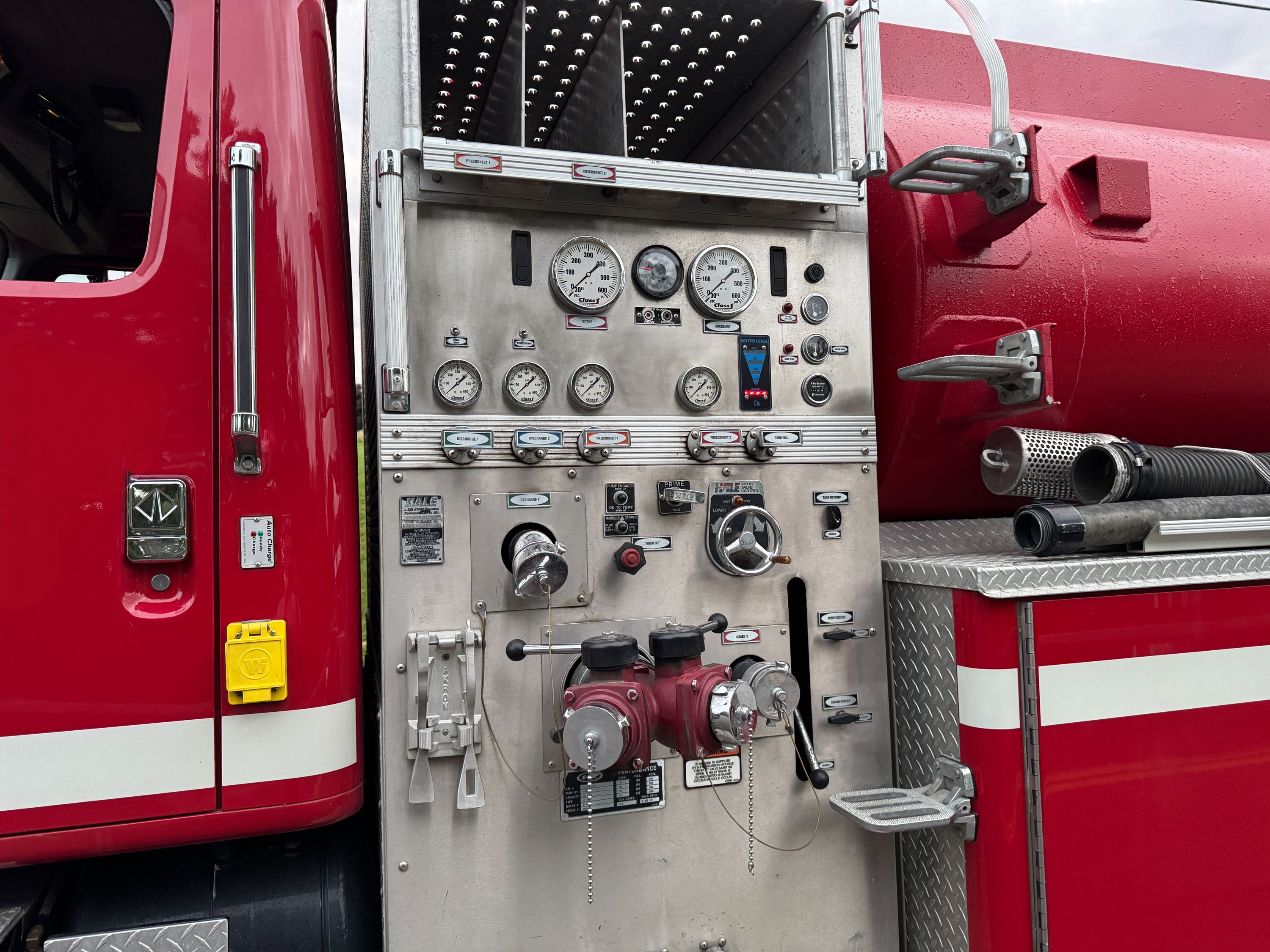 2001 E-One International Tanker - image 14