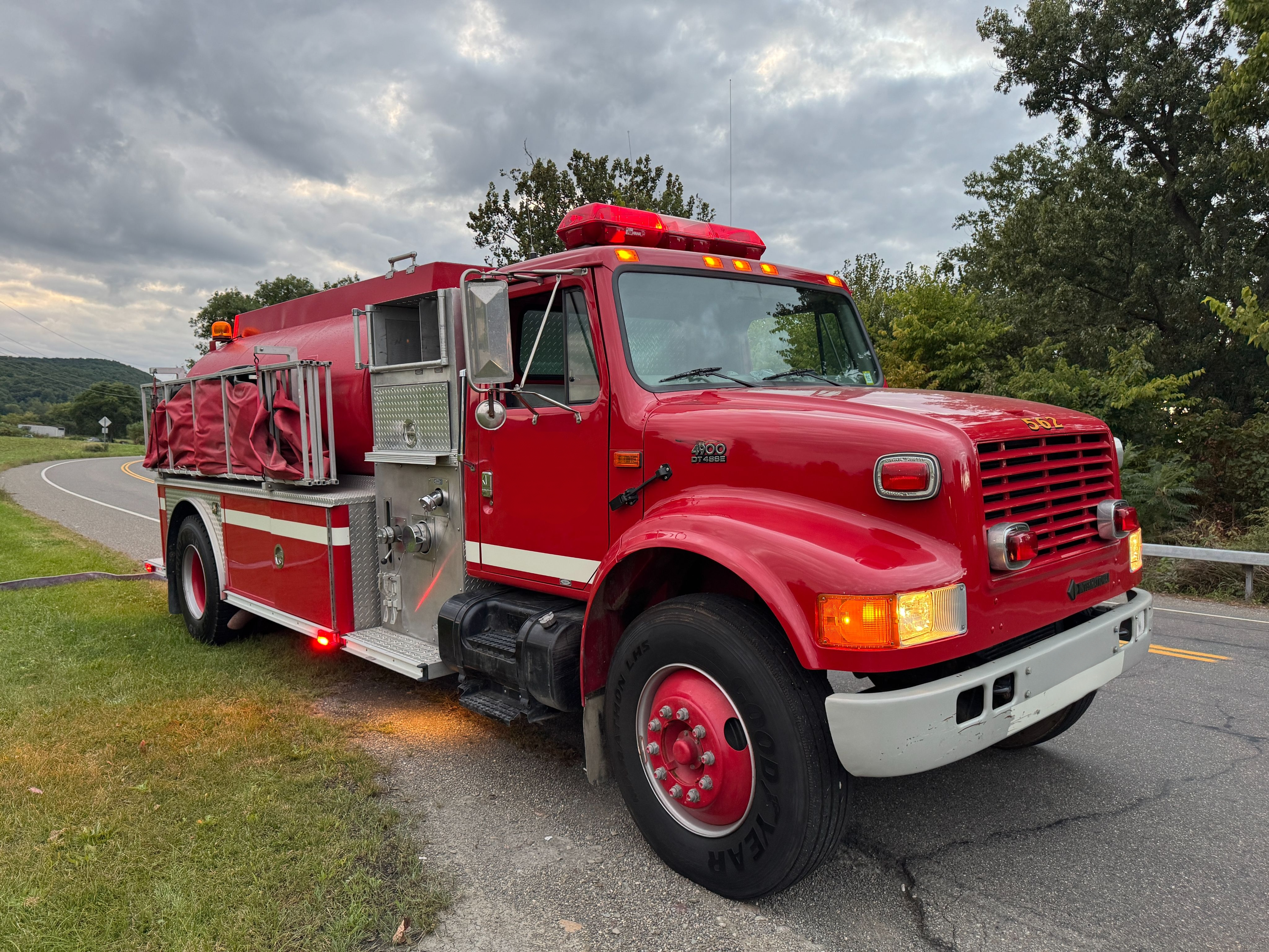 2001 E-One International Tanker - image 1