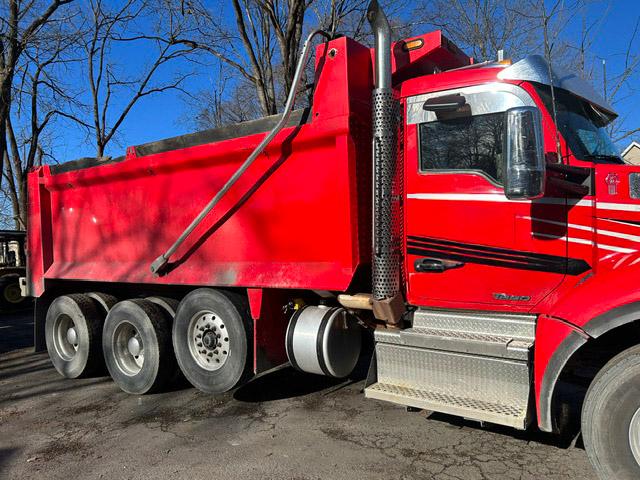 2020 Kenworth T880 Dump Truck - image 5