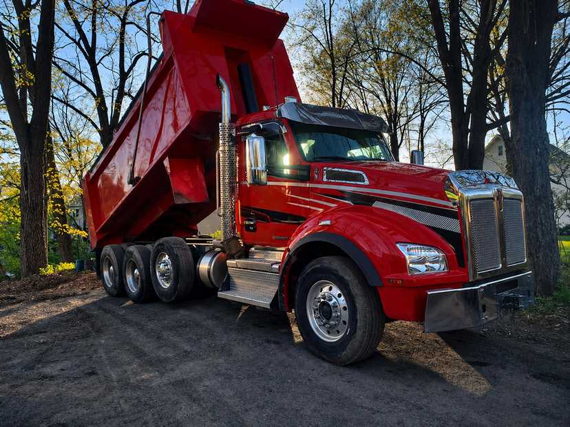 2020 Kenworth T880 Dump Truck