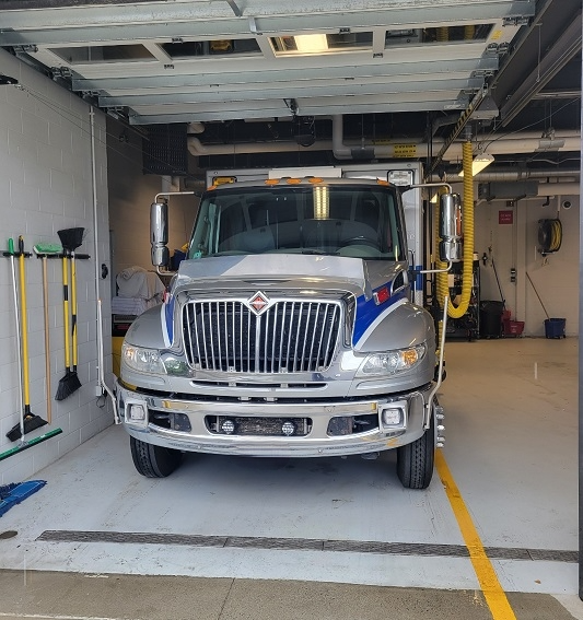 2011 LifeLine International Type III Ambulance - image 2