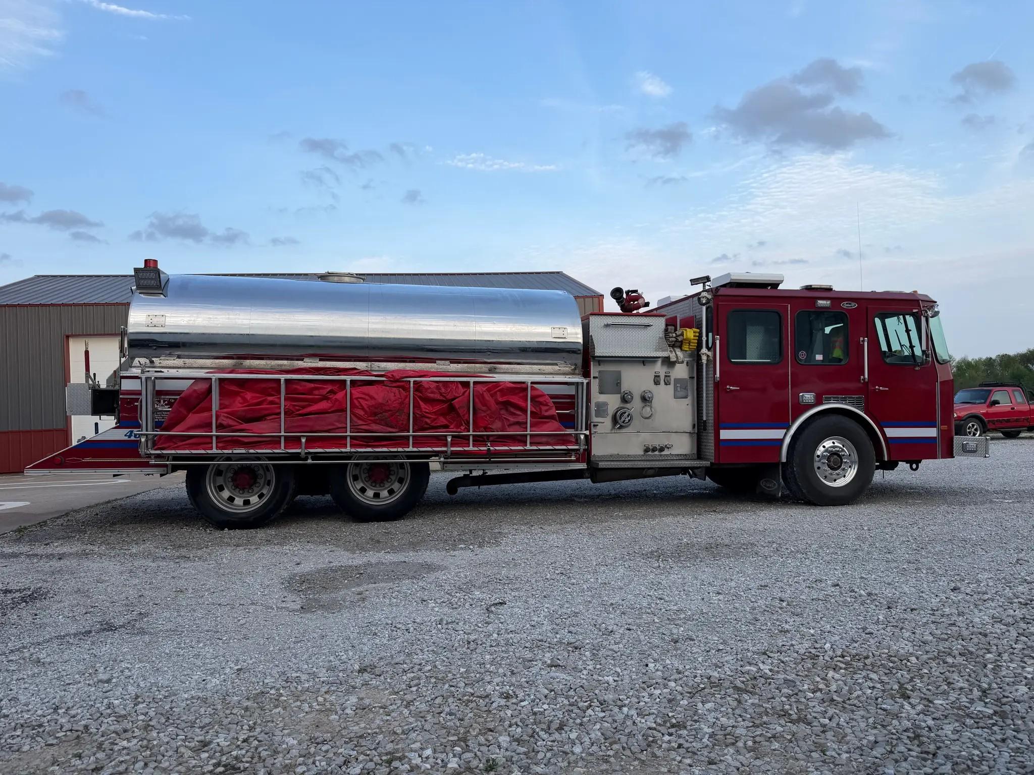 1996 E-One HME Pumper Tanker - image 8