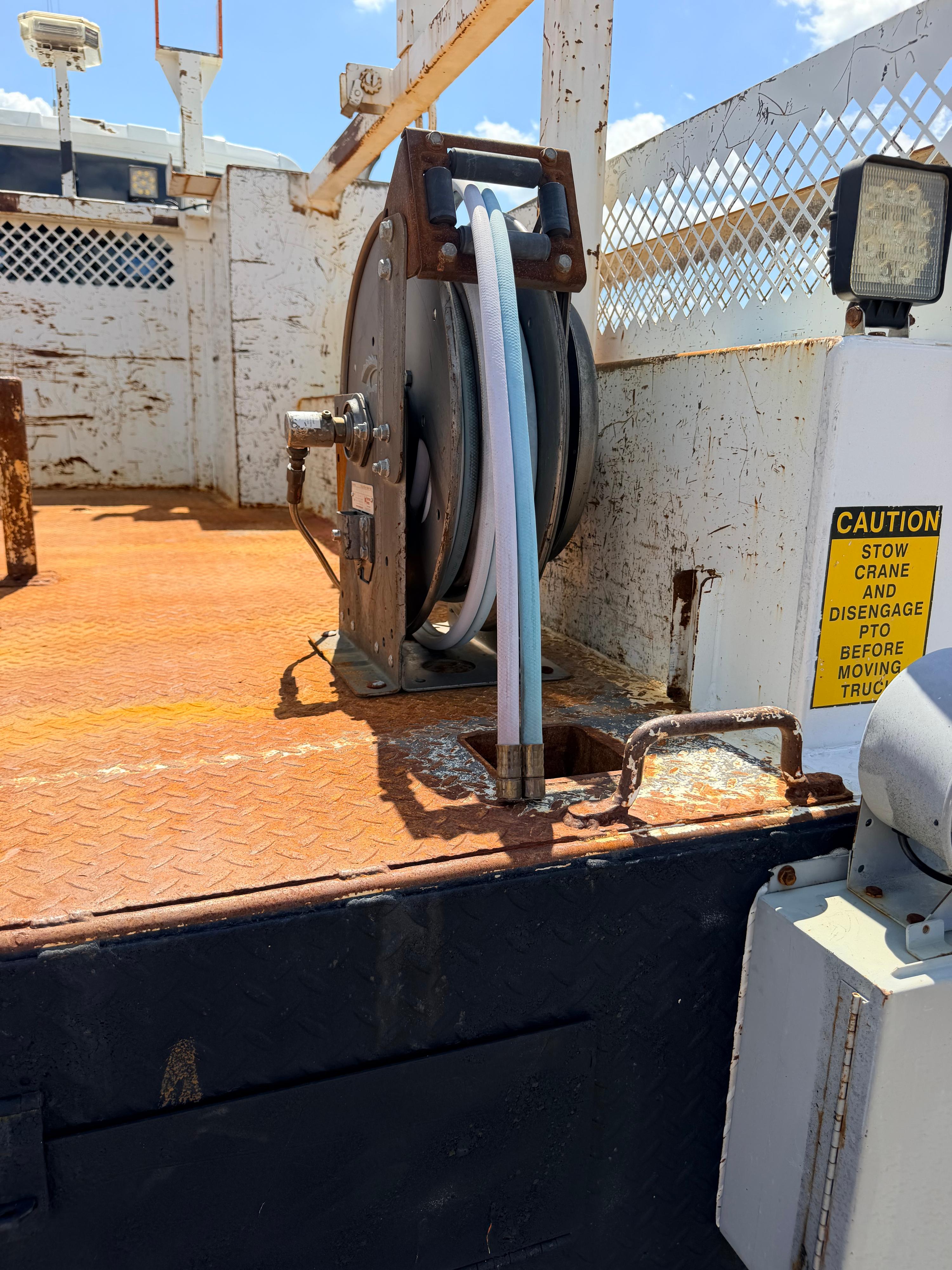 2010 International WorkStar 7400 Crew Cab Hi-Rail - image 10