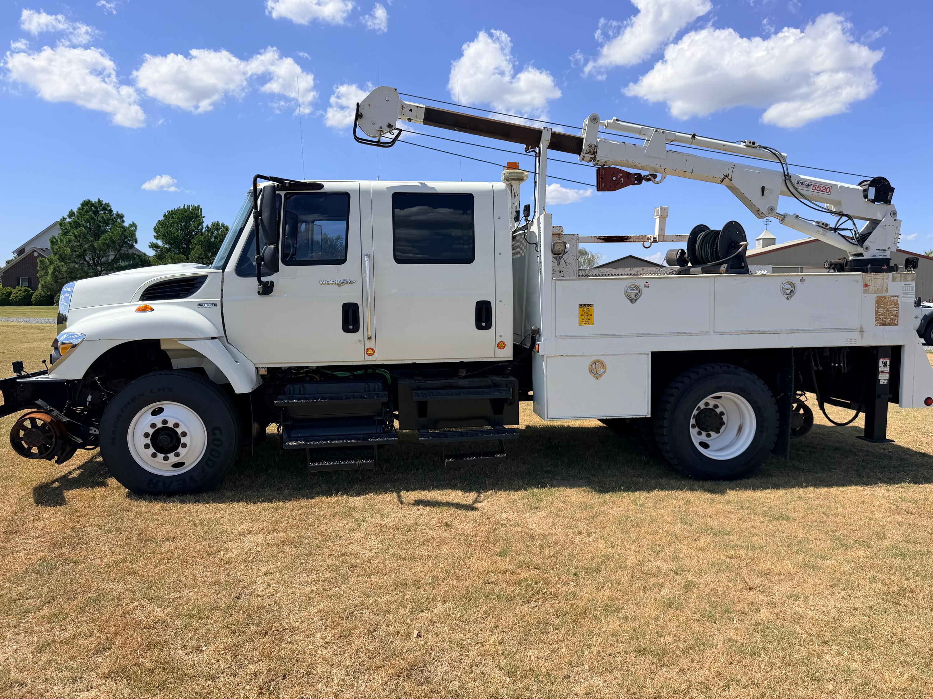 2010 International WorkStar 7400 Crew Cab Hi-Rail - image 1