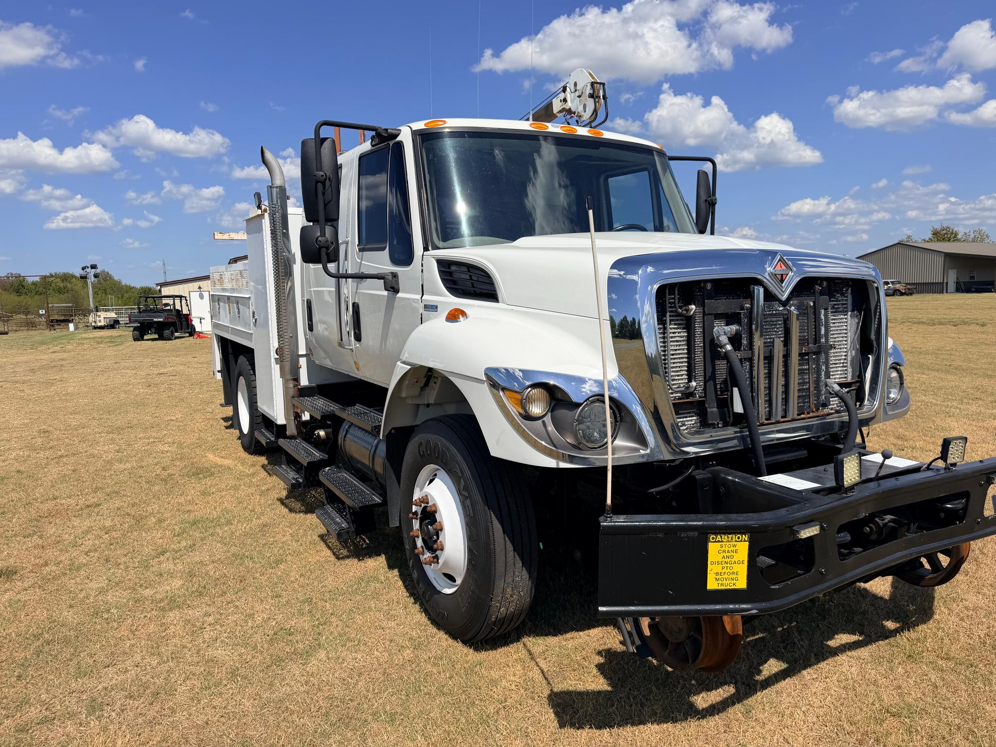 2010 International WorkStar 7400 Crew Cab Hi-Rail - image 3