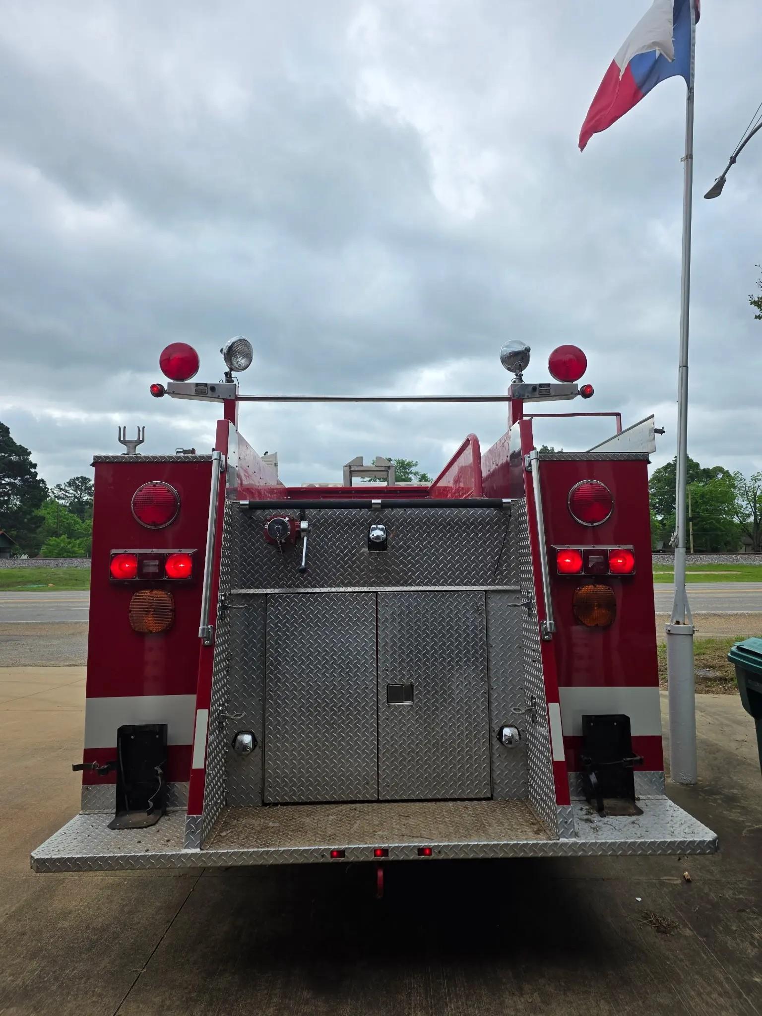 1982 Pierce Pumper - image 4