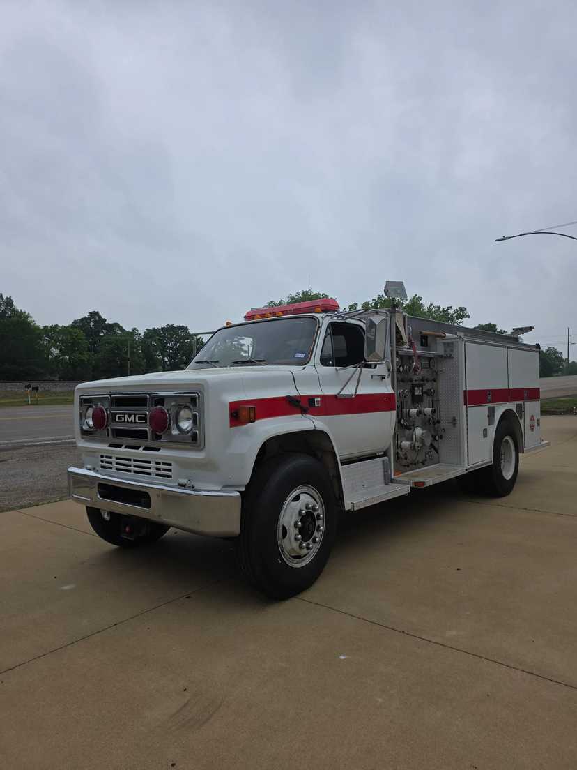1985 GMC Pumper — photo 3