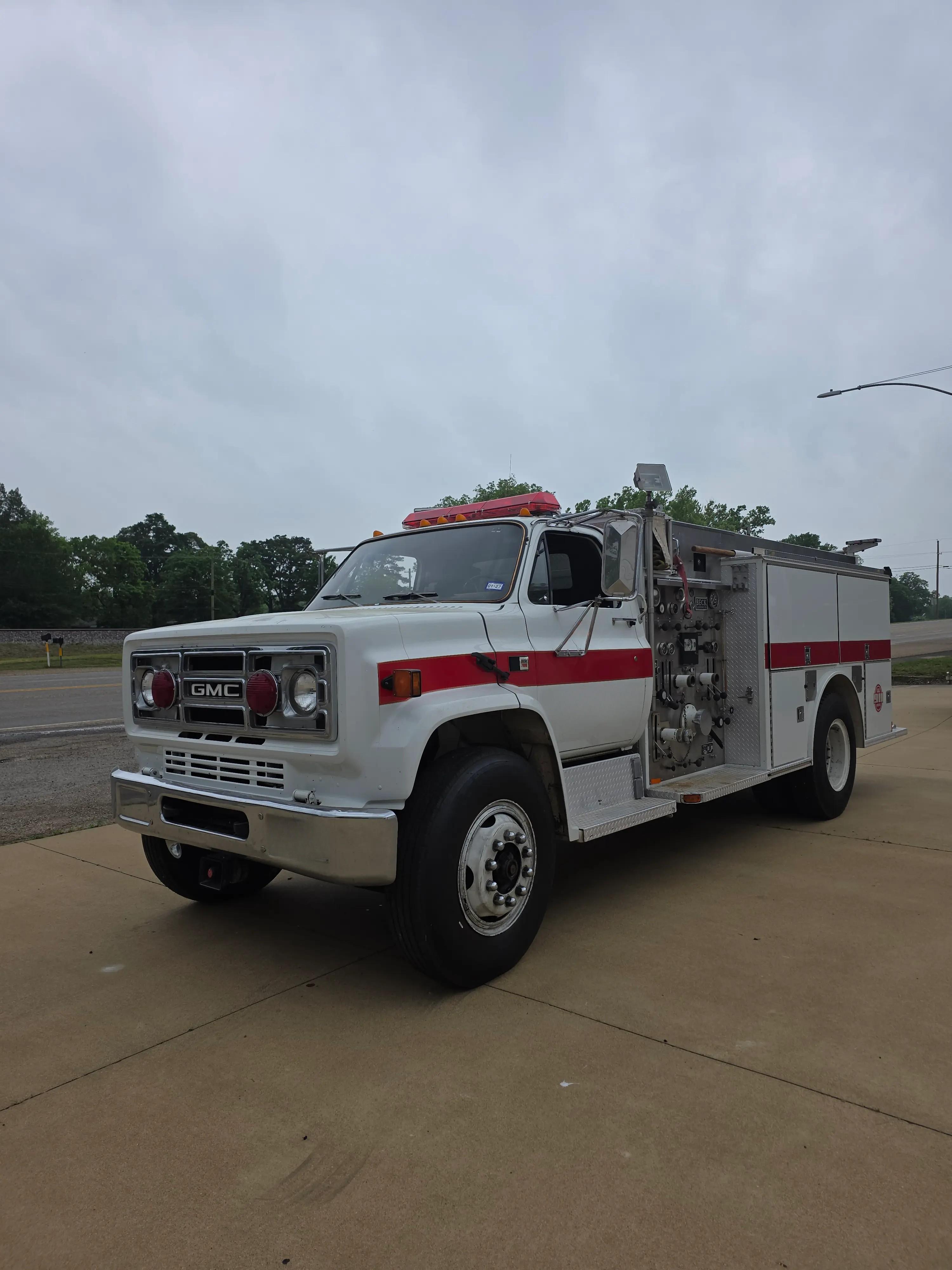 1985 GMC Pumper - image 3