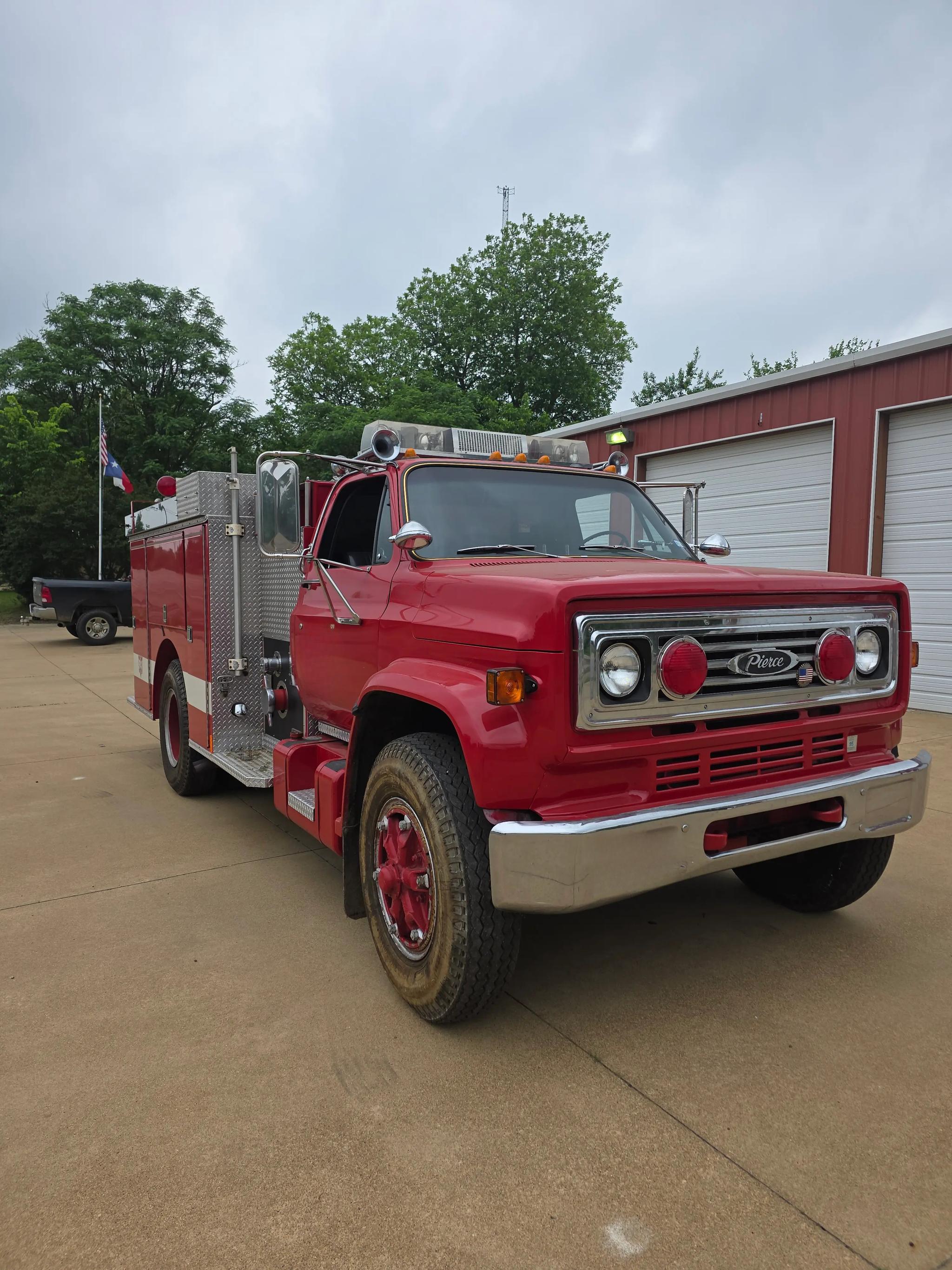 1982 Pierce Pumper - image 3
