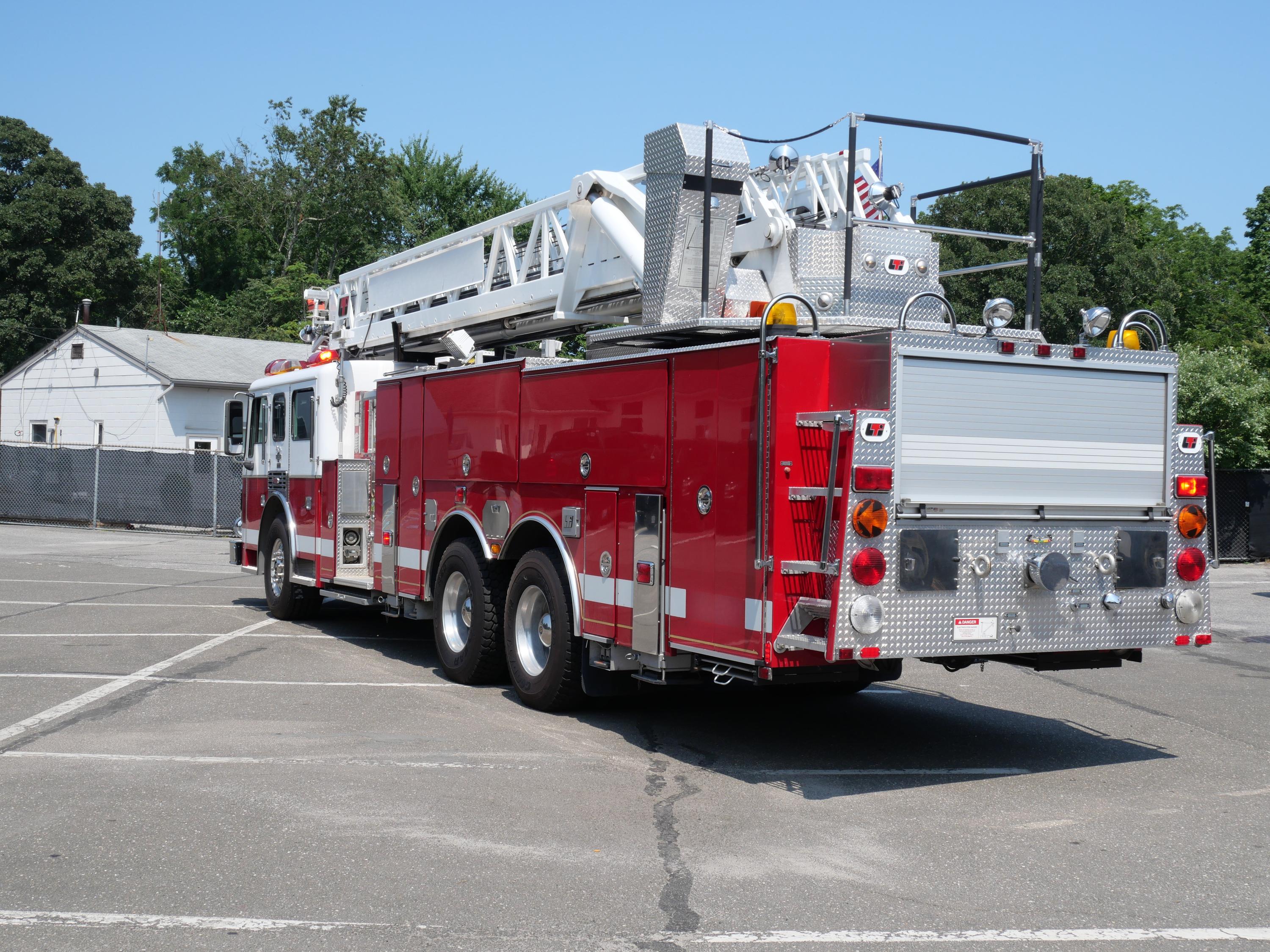1999 American LaFrance LTI 100' Aerial - image 11