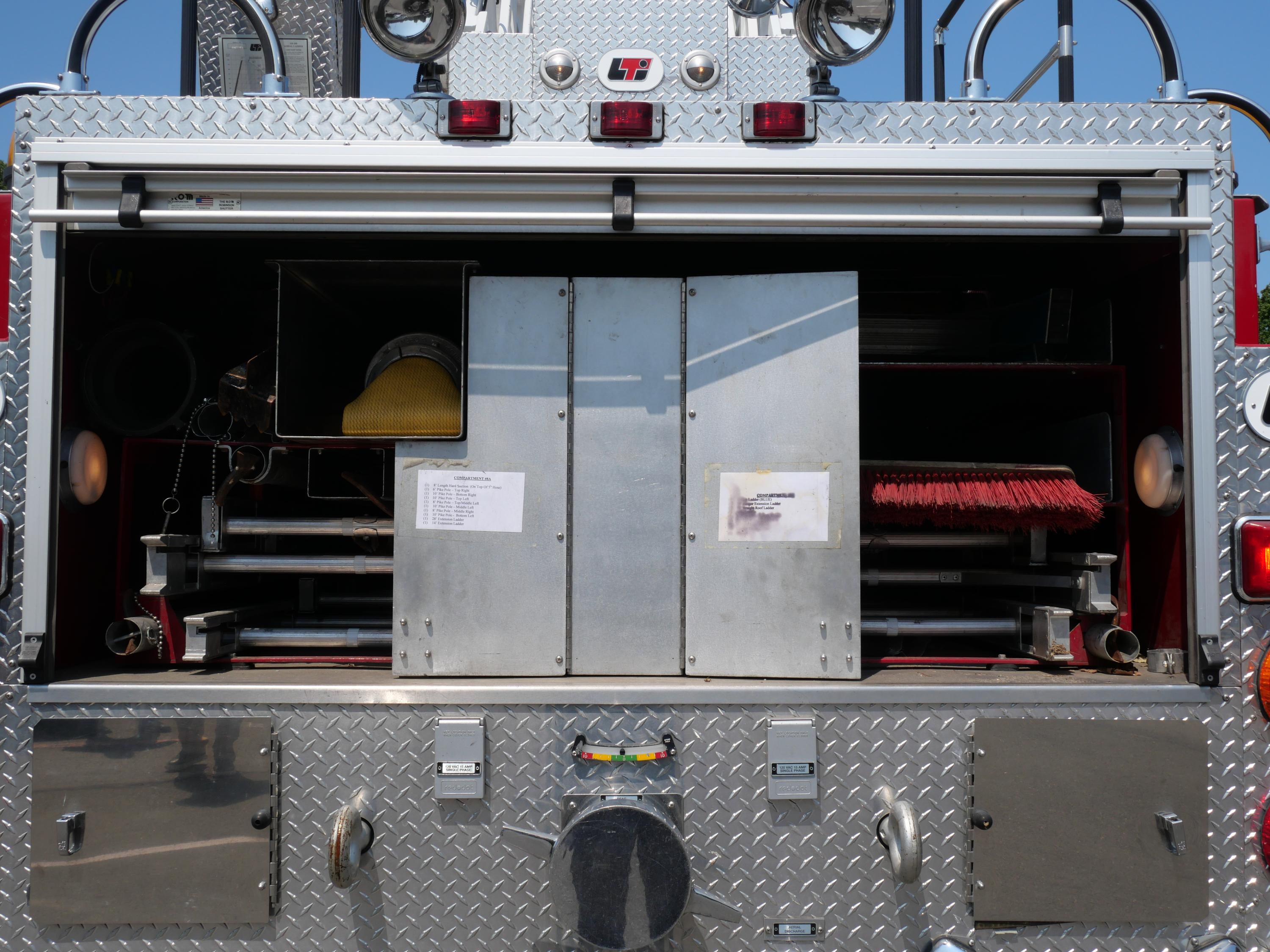 1999 American LaFrance LTI 100' Aerial - image 22