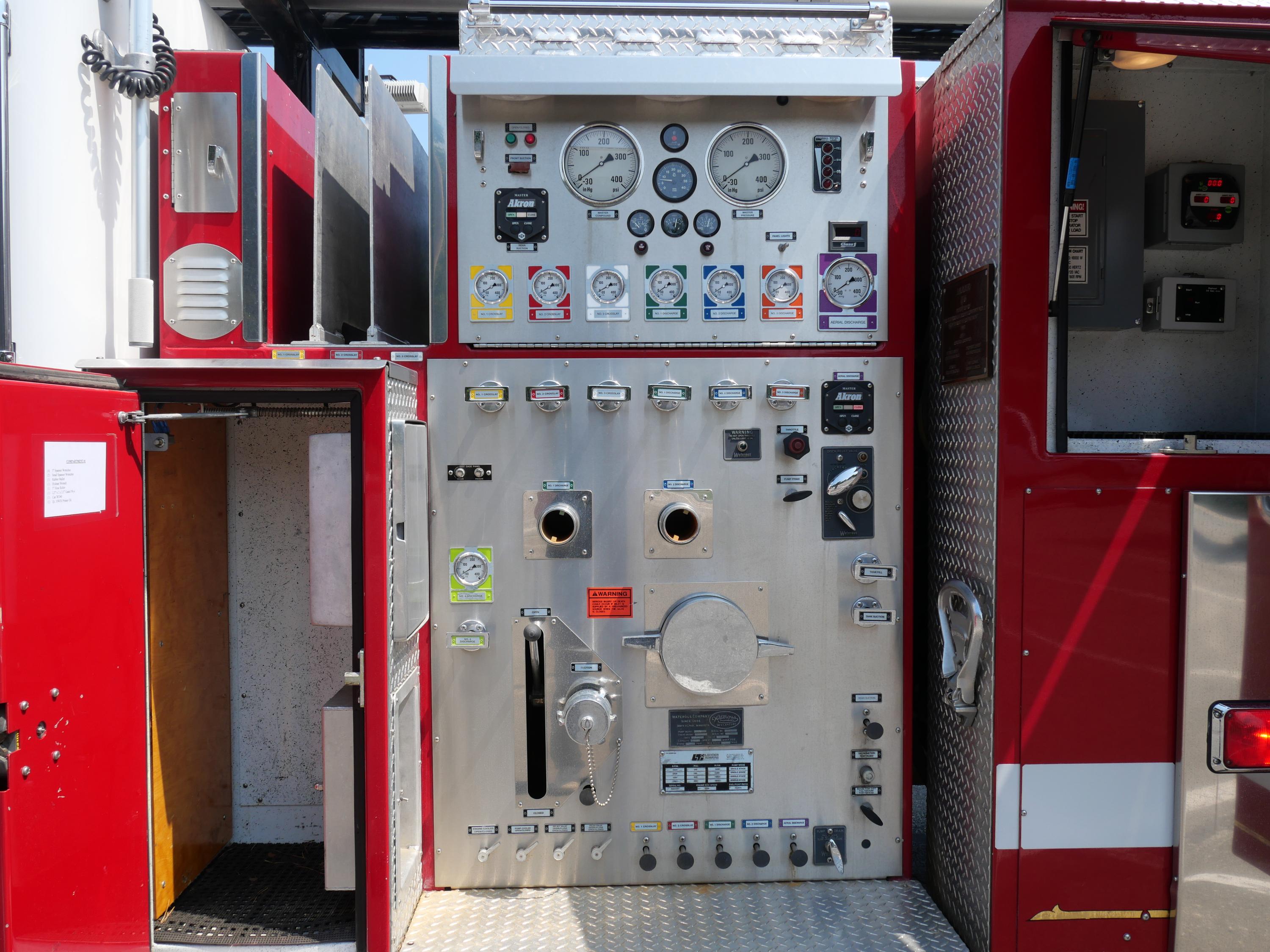 1999 American LaFrance LTI 100' Aerial - image 29