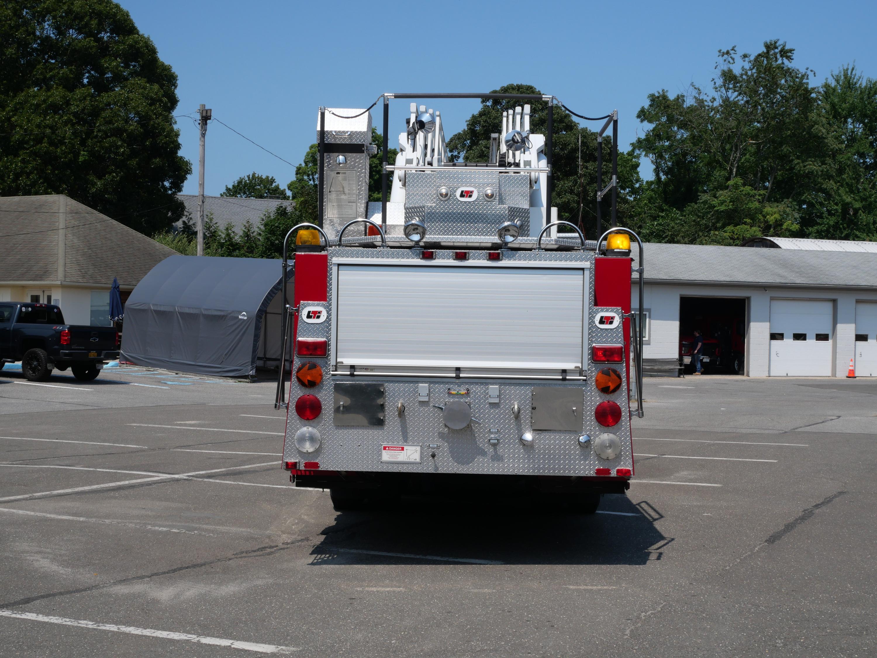 1999 American LaFrance LTI 100' Aerial - image 12