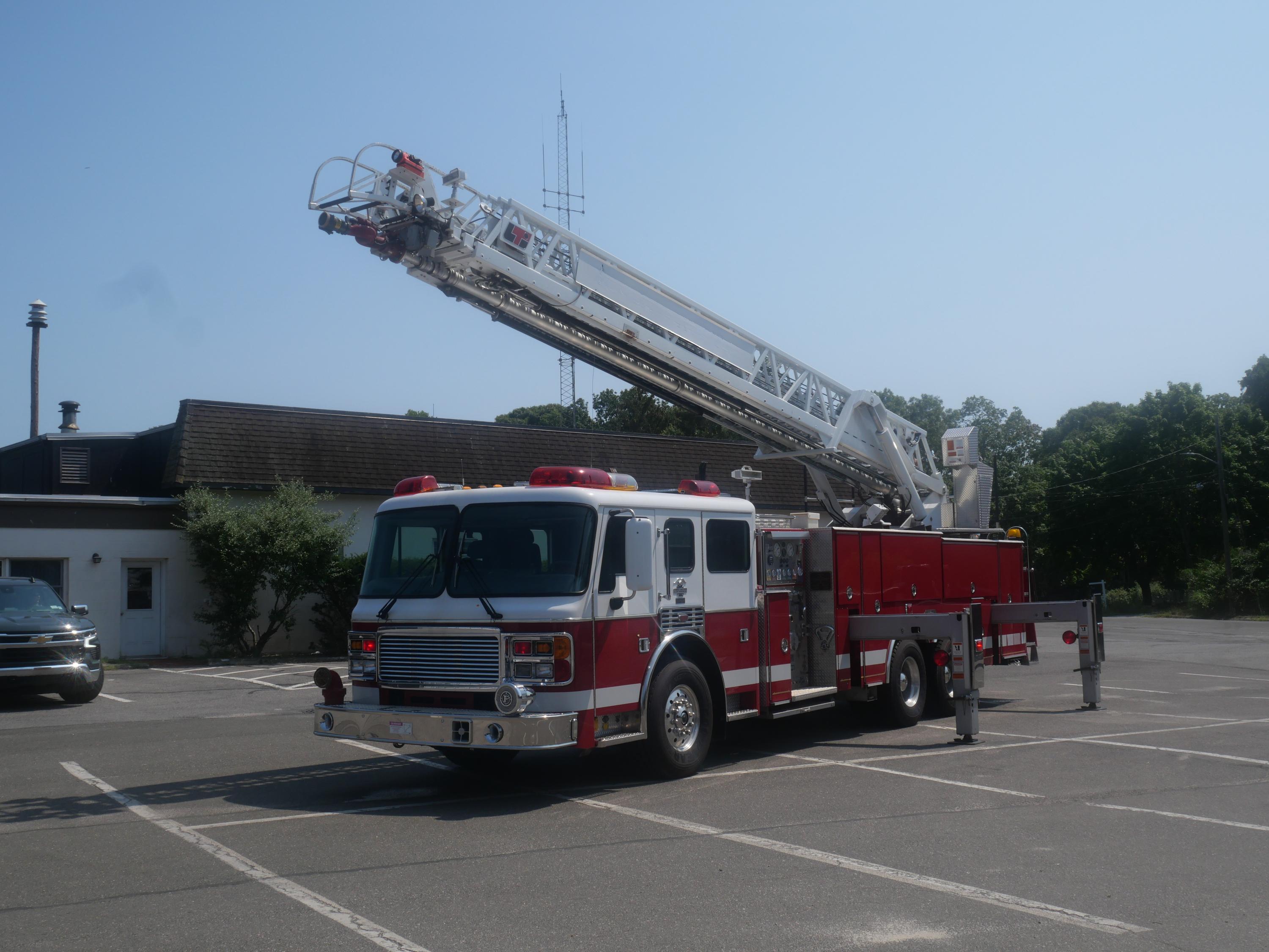 1999 American LaFrance LTI 100' Aerial - image 4