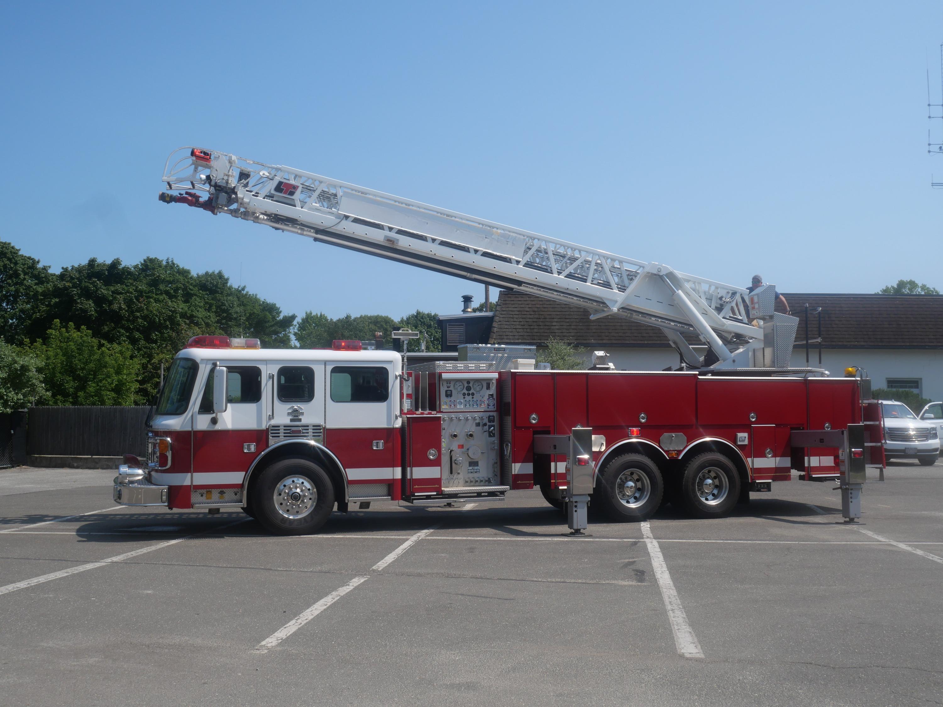 1999 American LaFrance LTI 100' Aerial - image 8