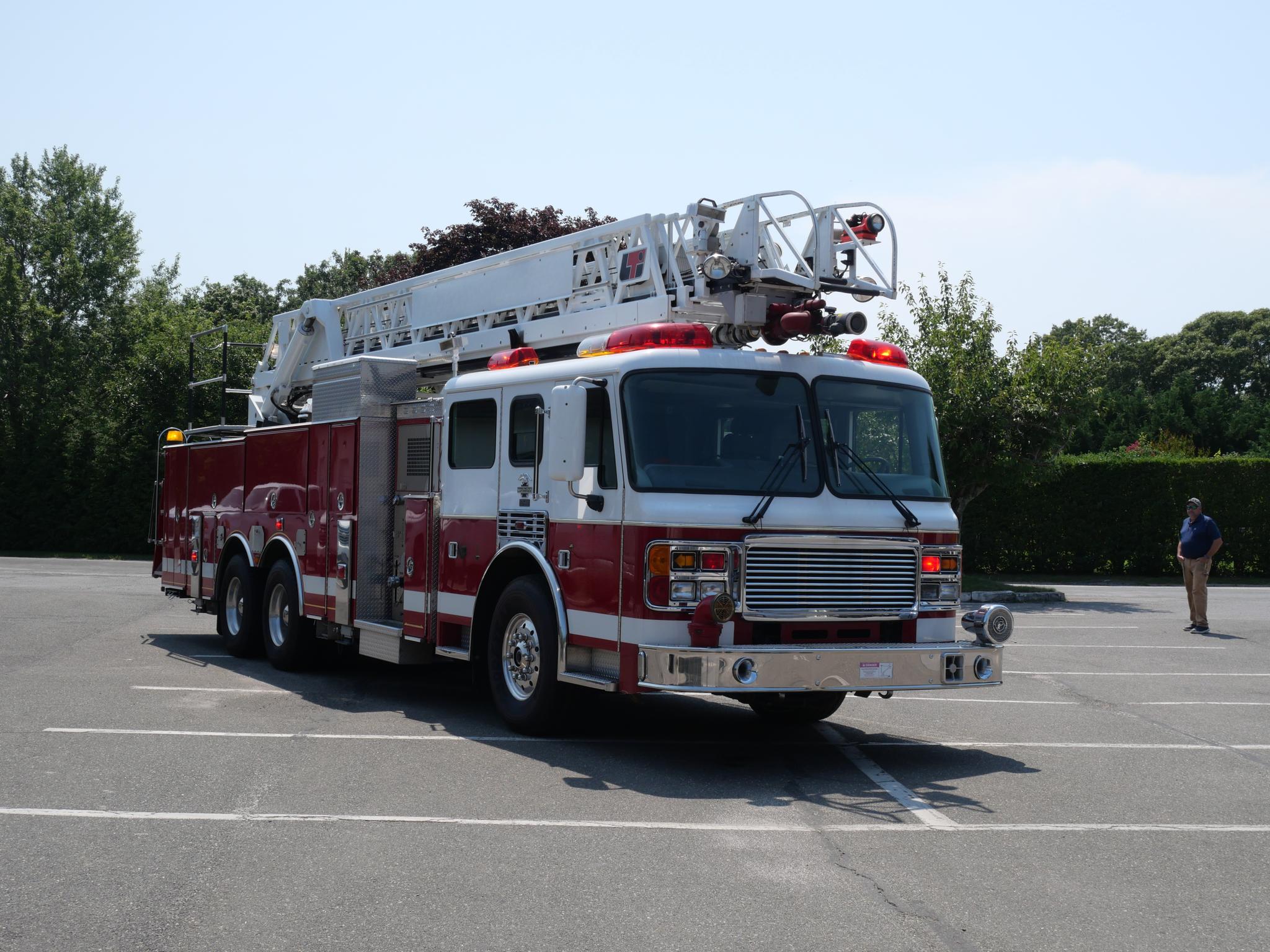 1999 American LaFrance LTI 100' Aerial - image 3