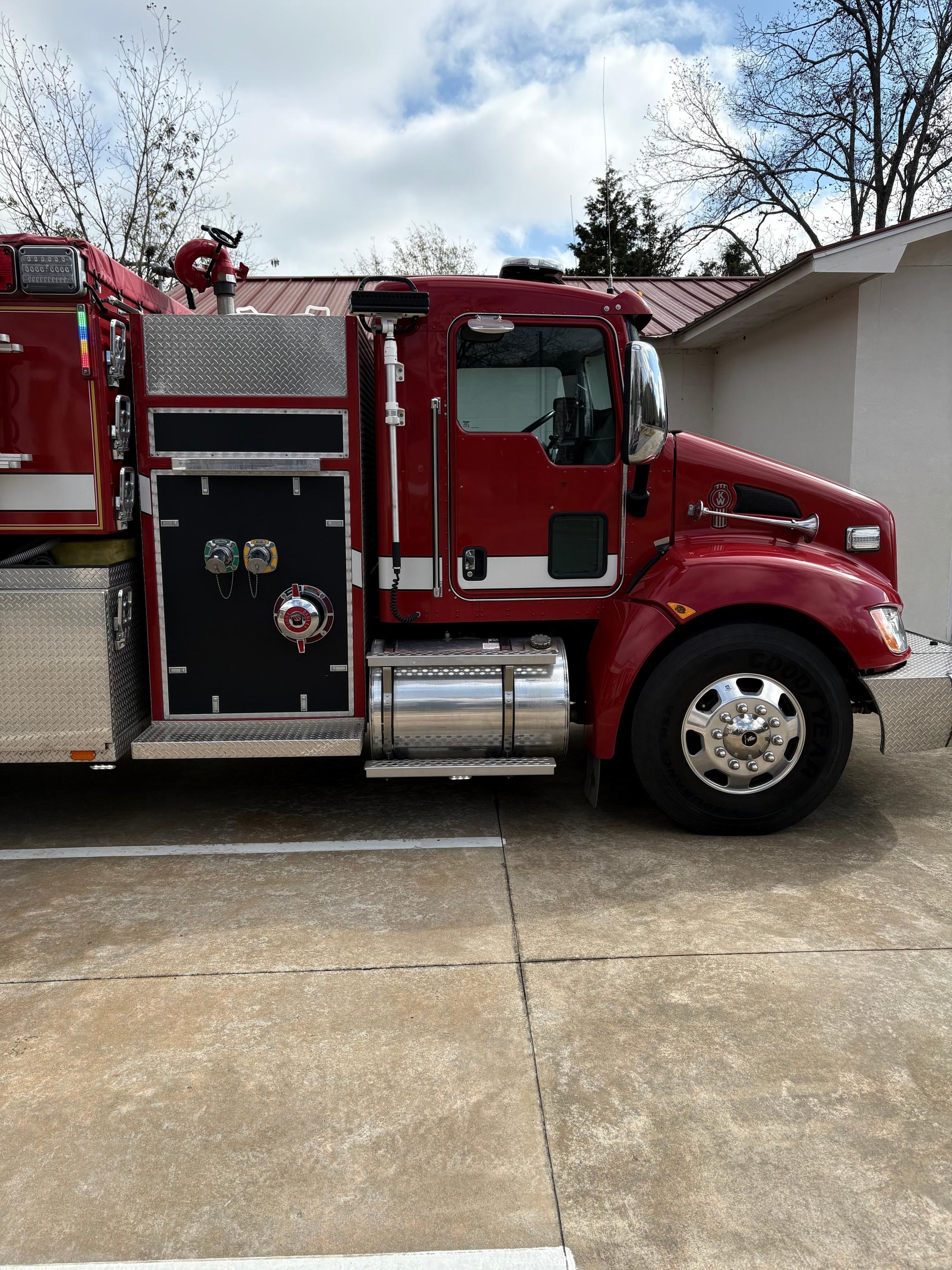 2018 Fouts Brothers Kenworth Pumper Tanker - image 2