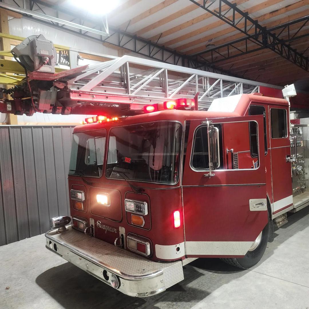 1991 Seagrave 100ft Quint 