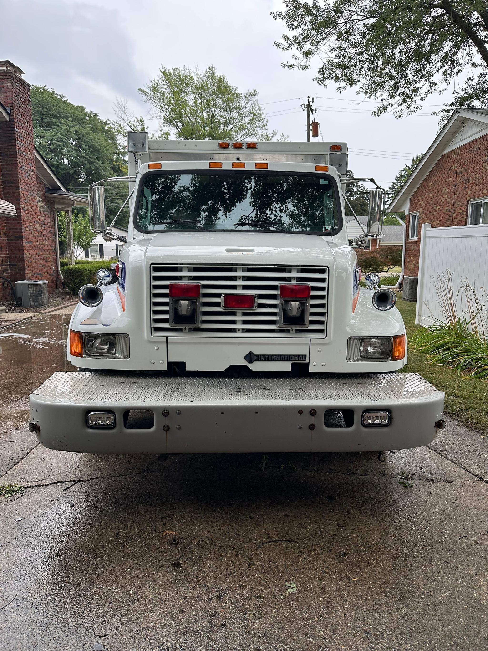 1995 Burton International Type I Ambulance - image 3