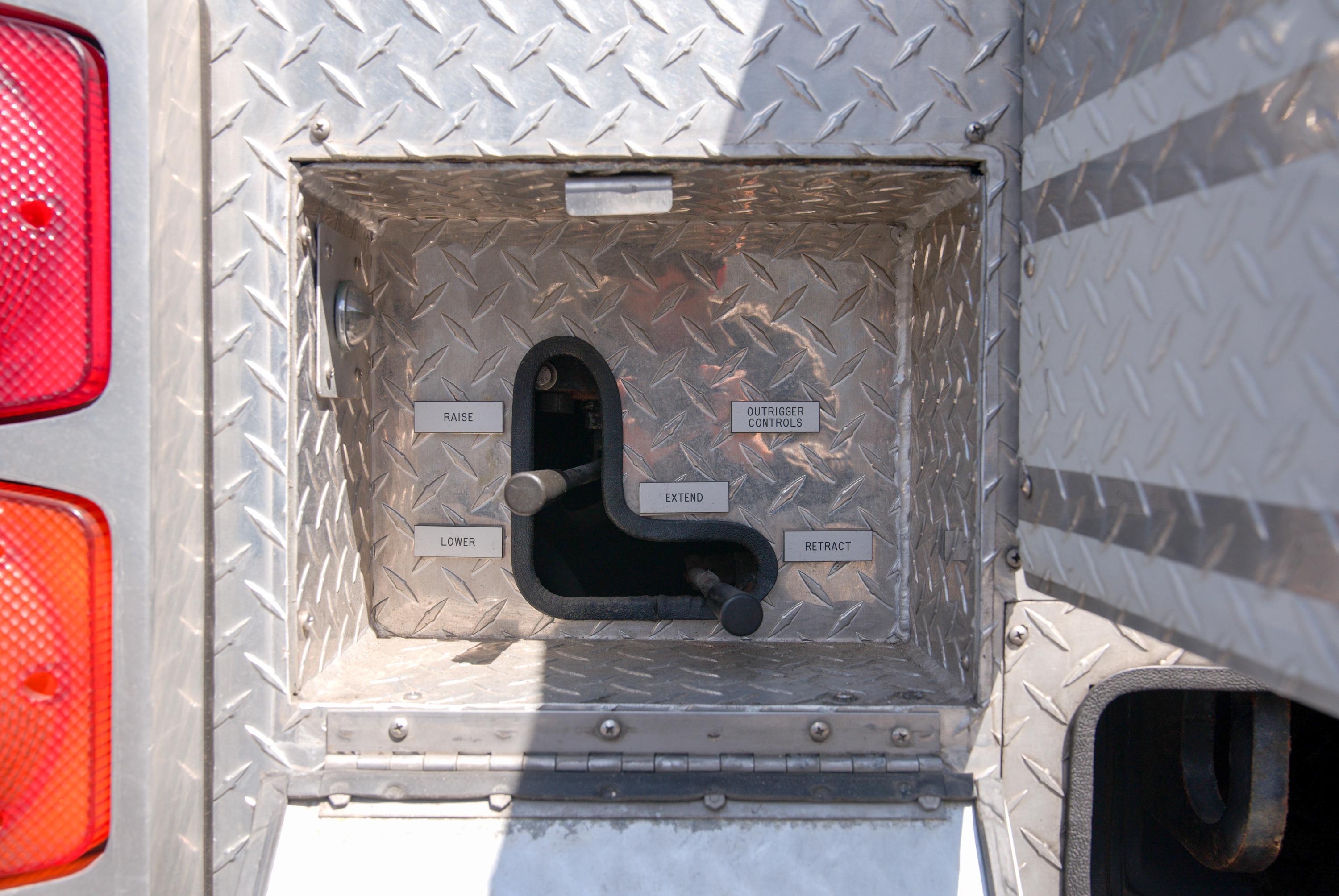 1995 Darley Spartan 75' Aerial - image 36