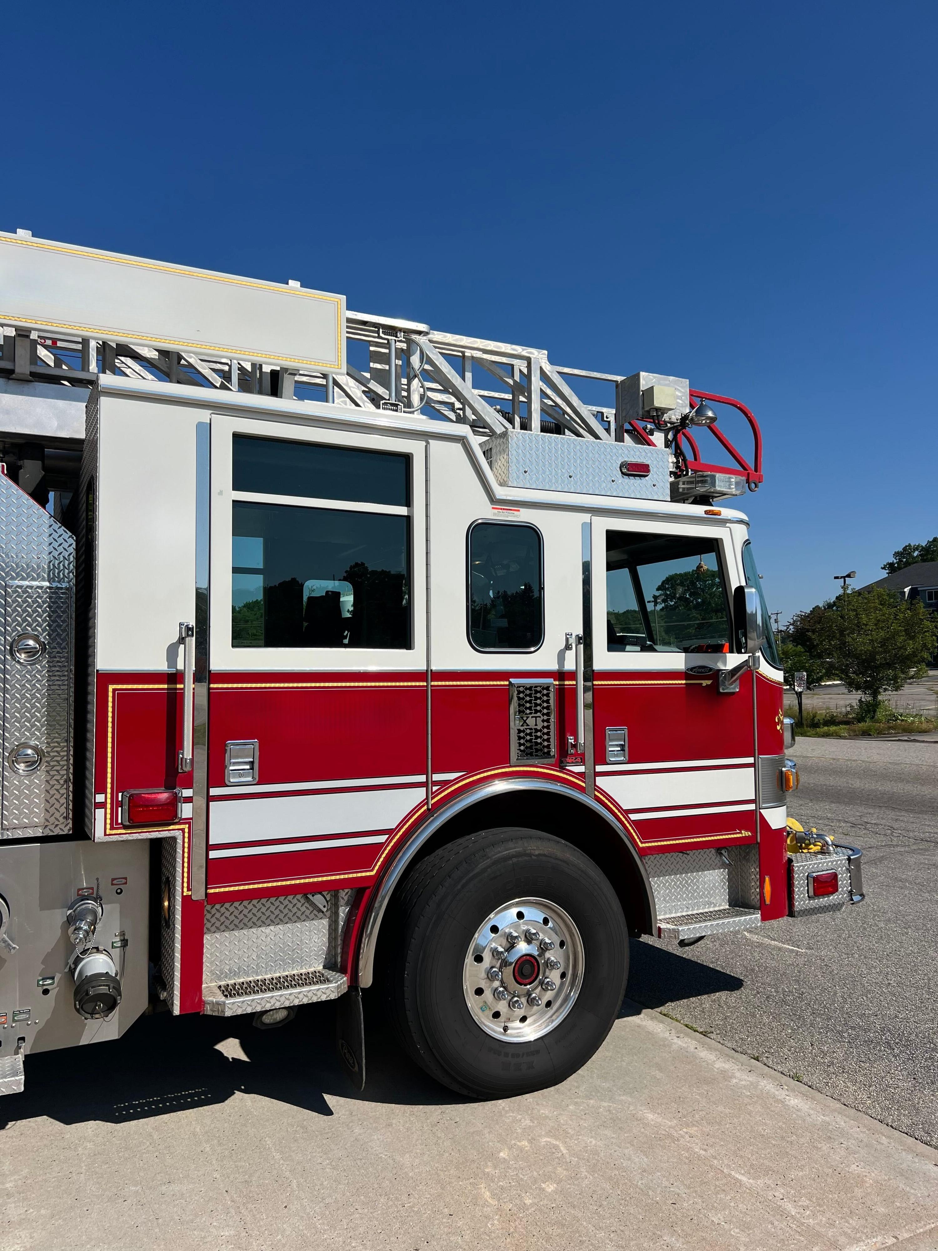 2009 Pierce 75' Aerial - image 4