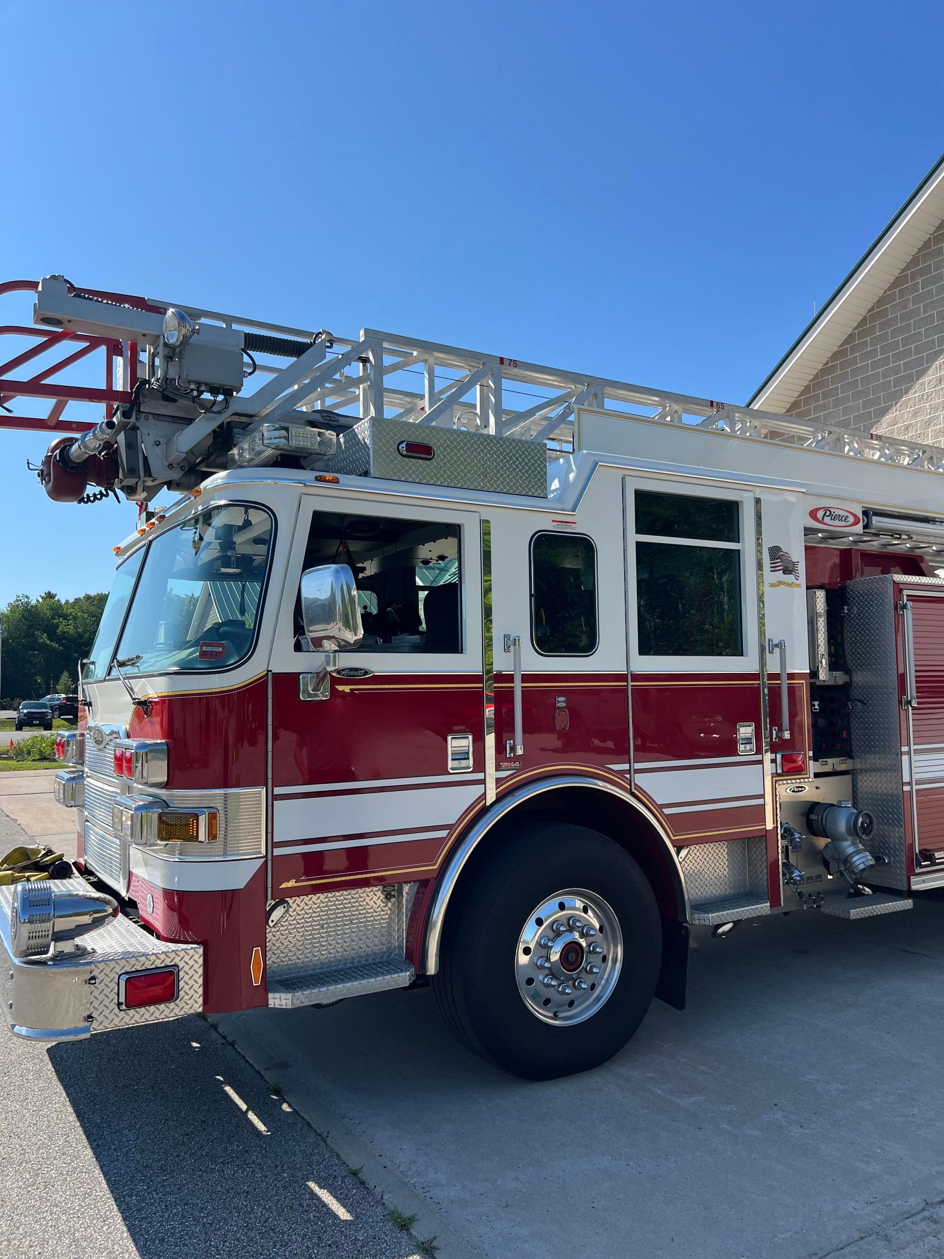 2009 Pierce 75' Aerial - image 15