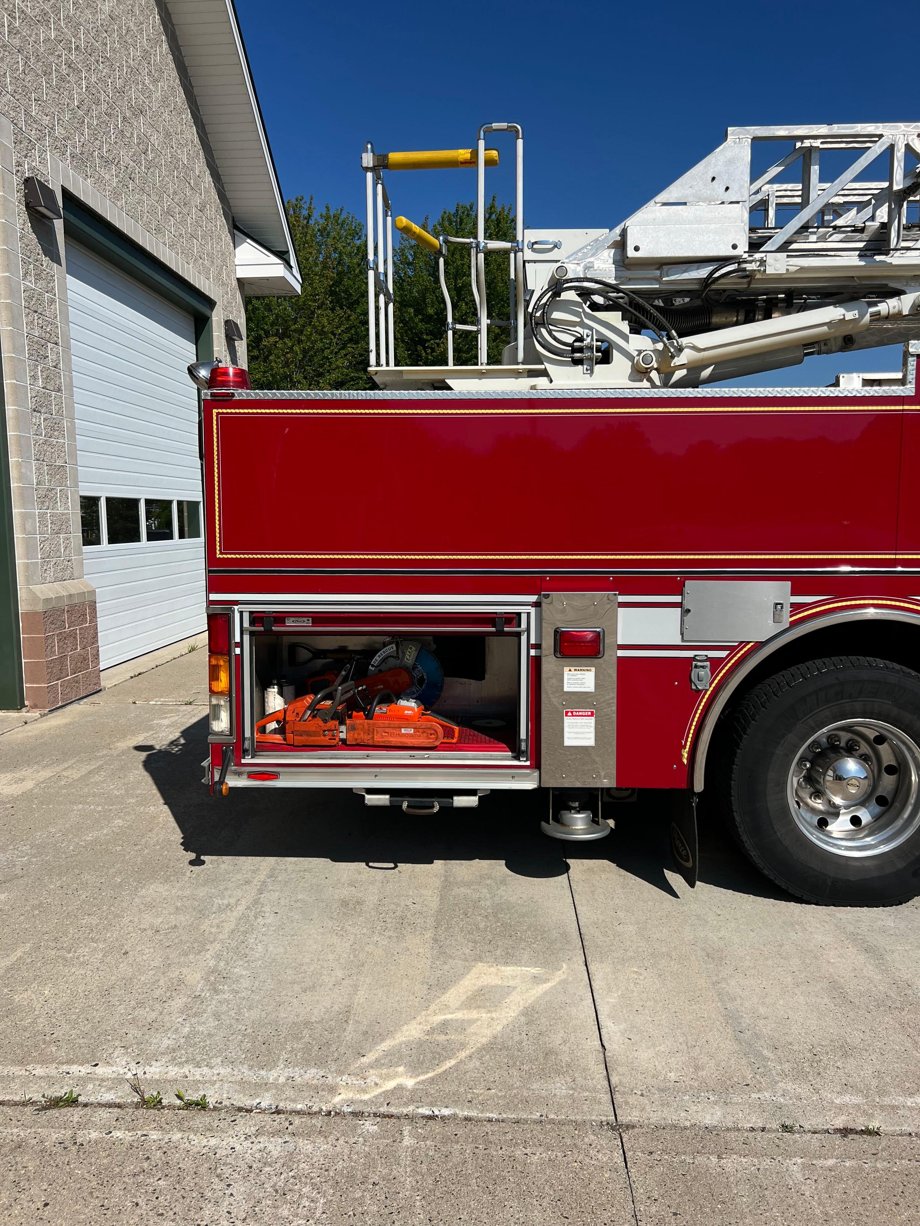 2009 Pierce 75' Aerial - image 19