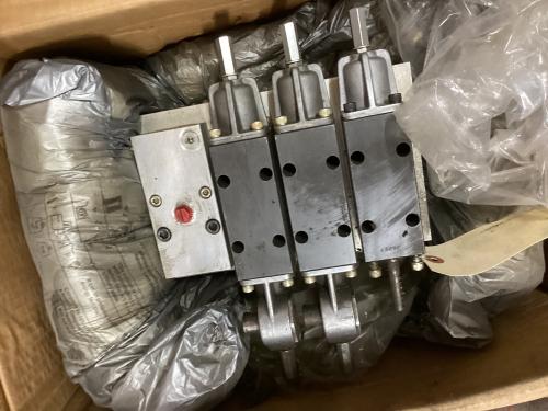 53-4209 - VALVE,HYD CONTROL,AERIAL - image 1