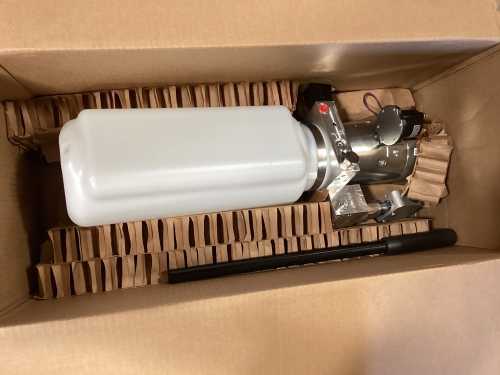 2095769 - PUMP,12V/HYD,3000 PSI