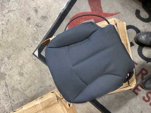 2876103-0680 - CUSHION,SEAT BOTTOM,17"
